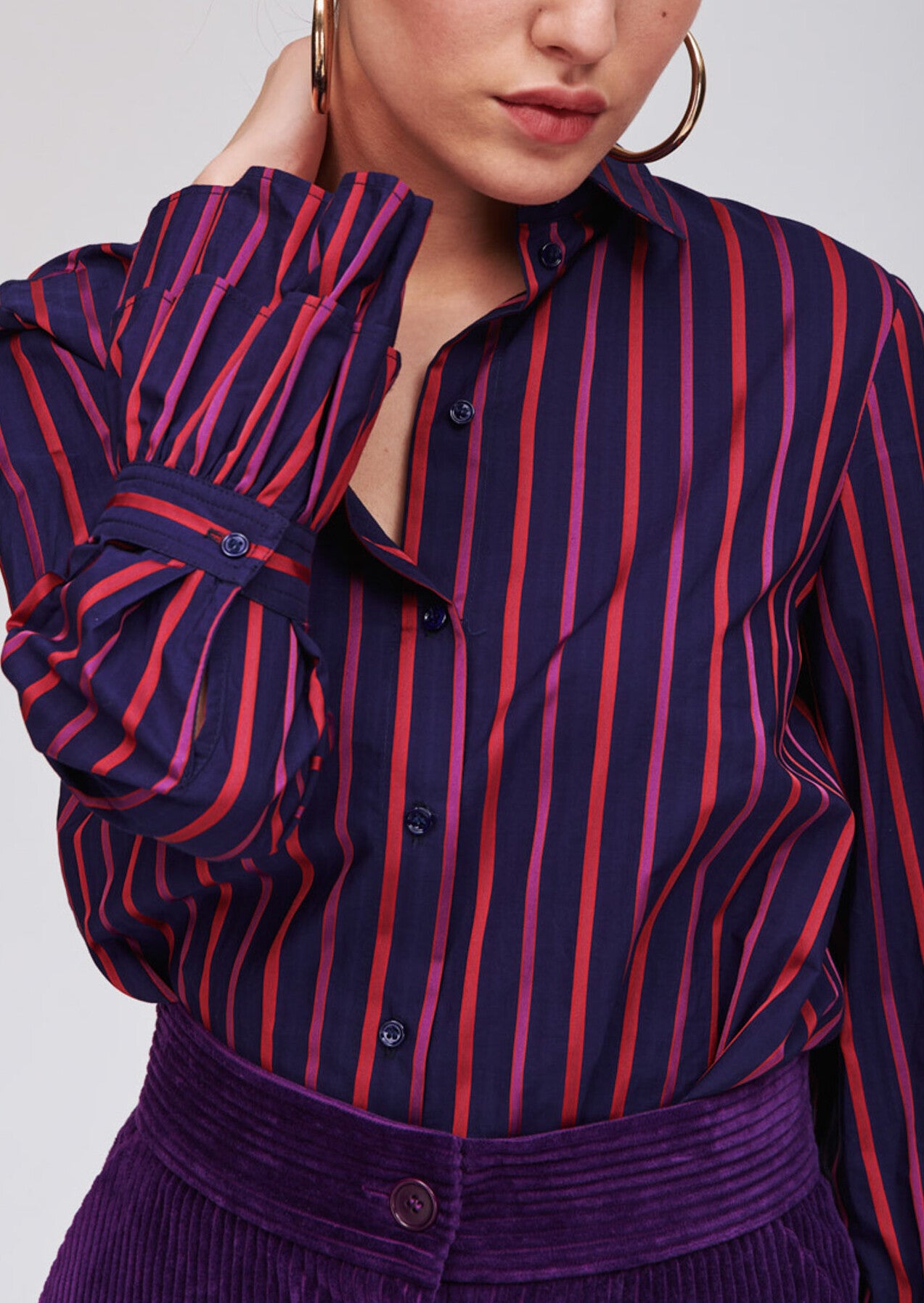 Chemise bleu nuit à rayures roses et rouges Faume - seconde main