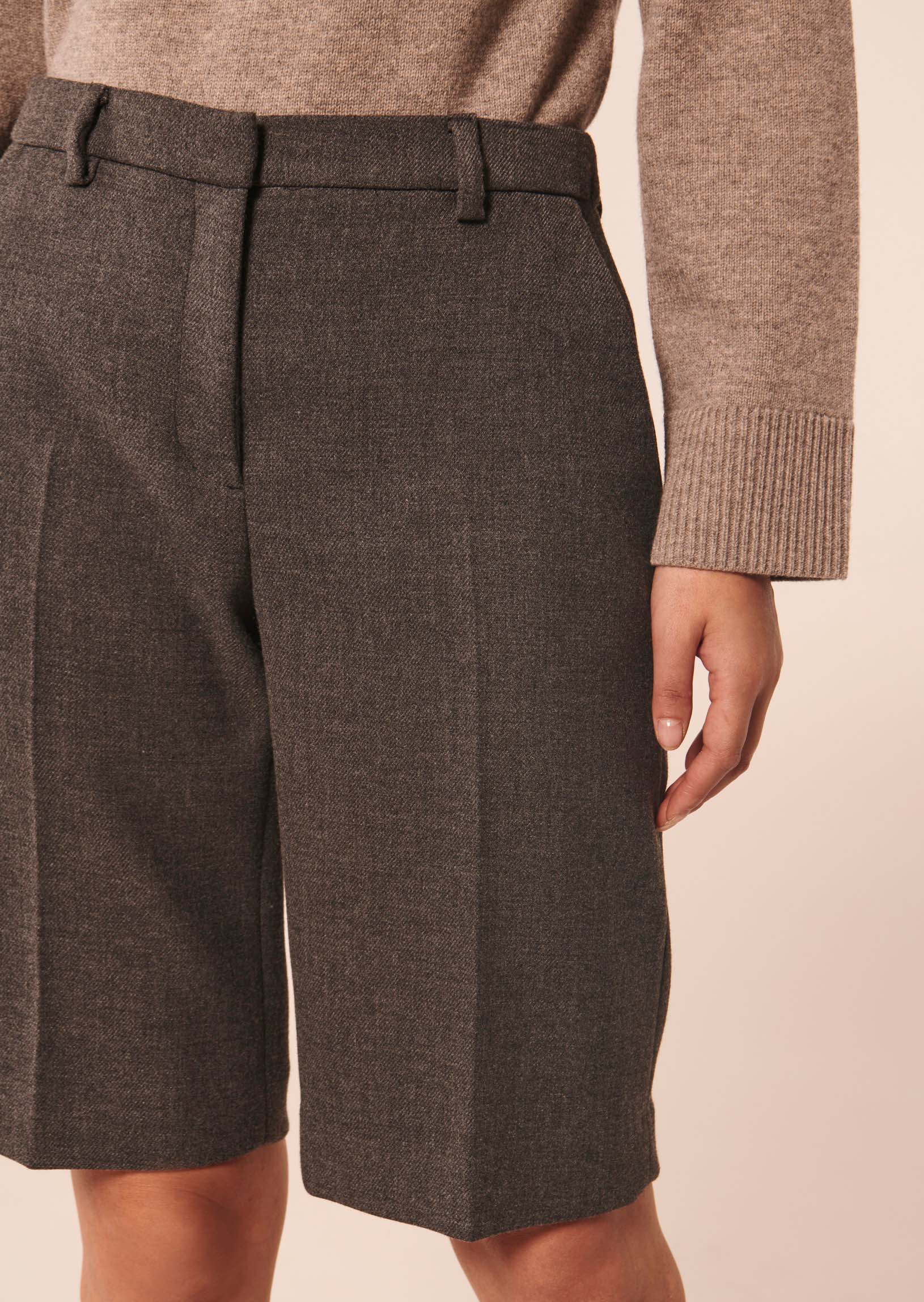 Short Safia gris en toile tailleur Faume - seconde main