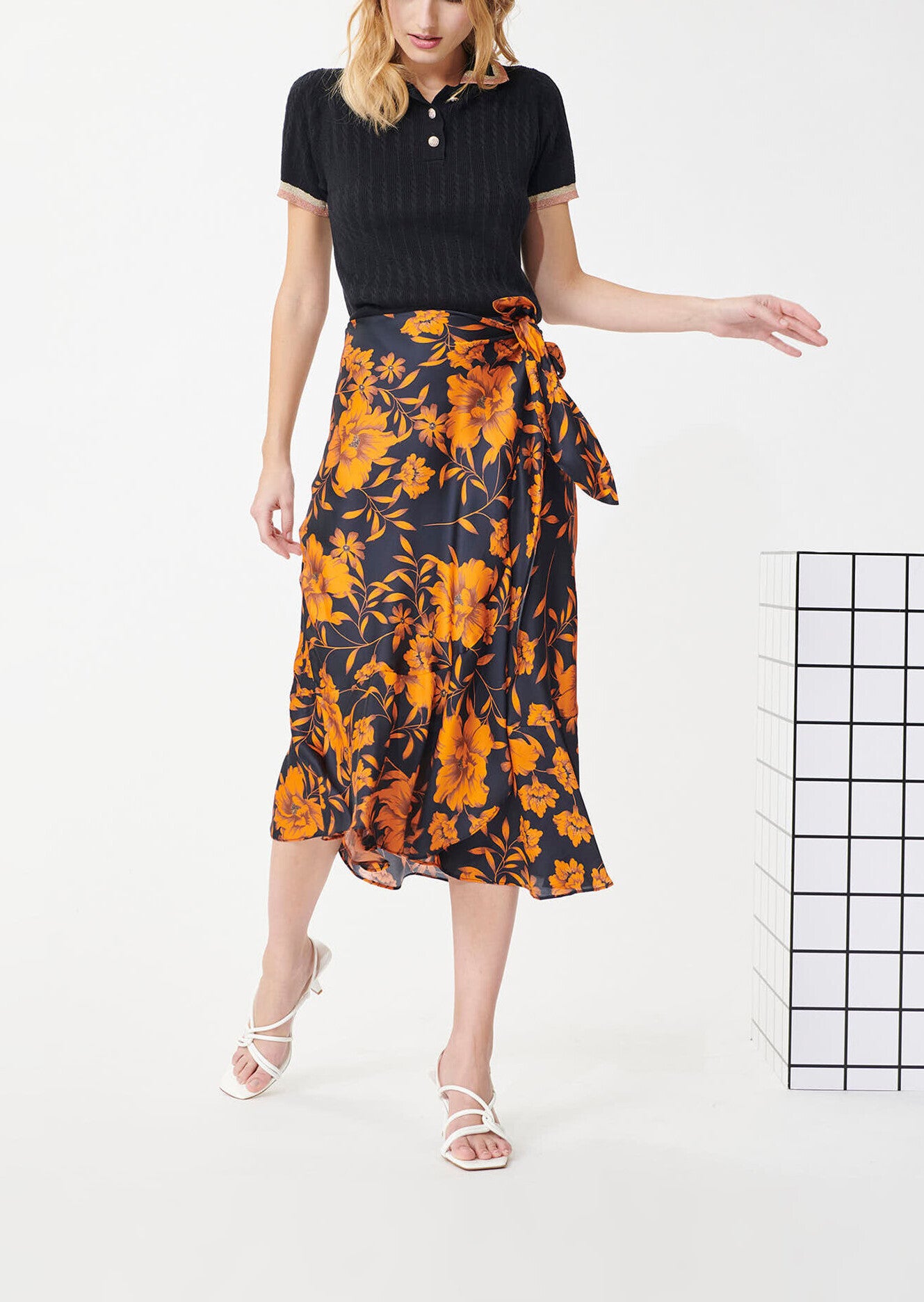 Jupe Jen bleu nuit imprimé fleur d'Hawaï en viscose satiné Faume - seconde main