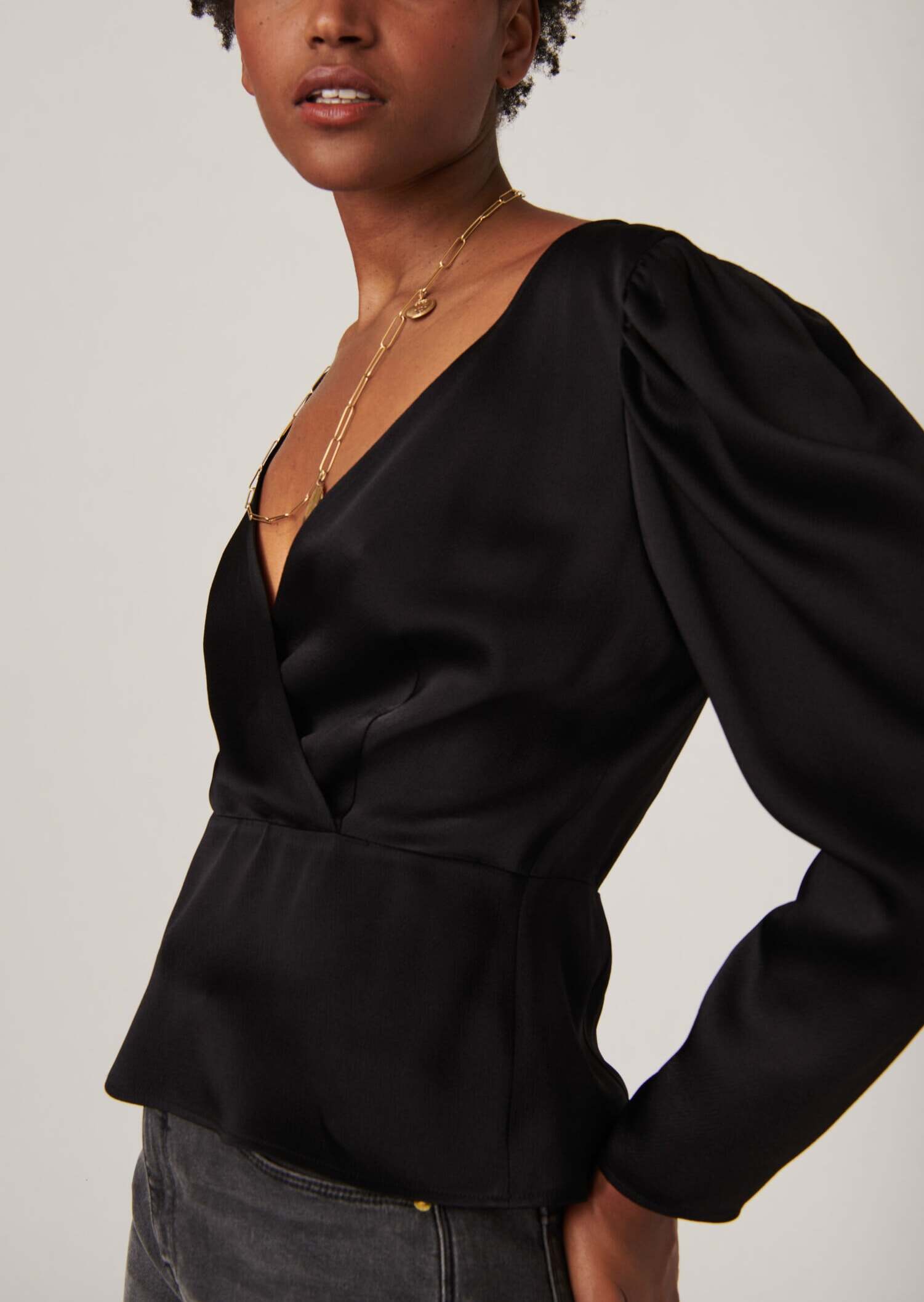 Top Topaz effet cache-coeur noir en crêpe martelé Faume - seconde main