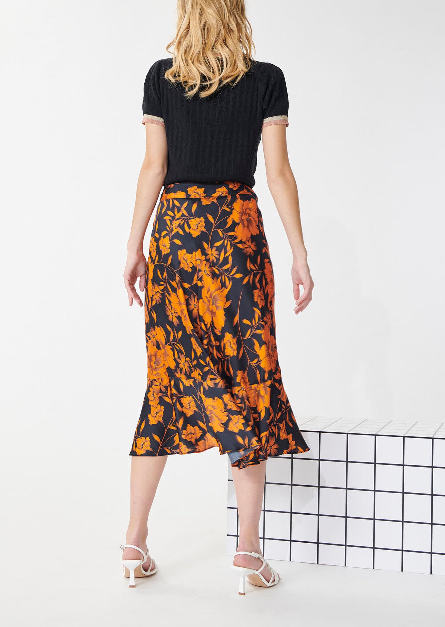 Jupe Jen bleu nuit imprimé fleur d'Hawaï en viscose satiné Faume - seconde main