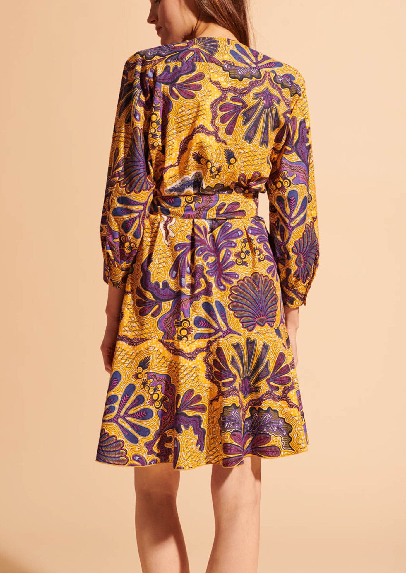 Robe cache-coeur Roza courte en popeline imprimé wax jaune Faume - seconde main