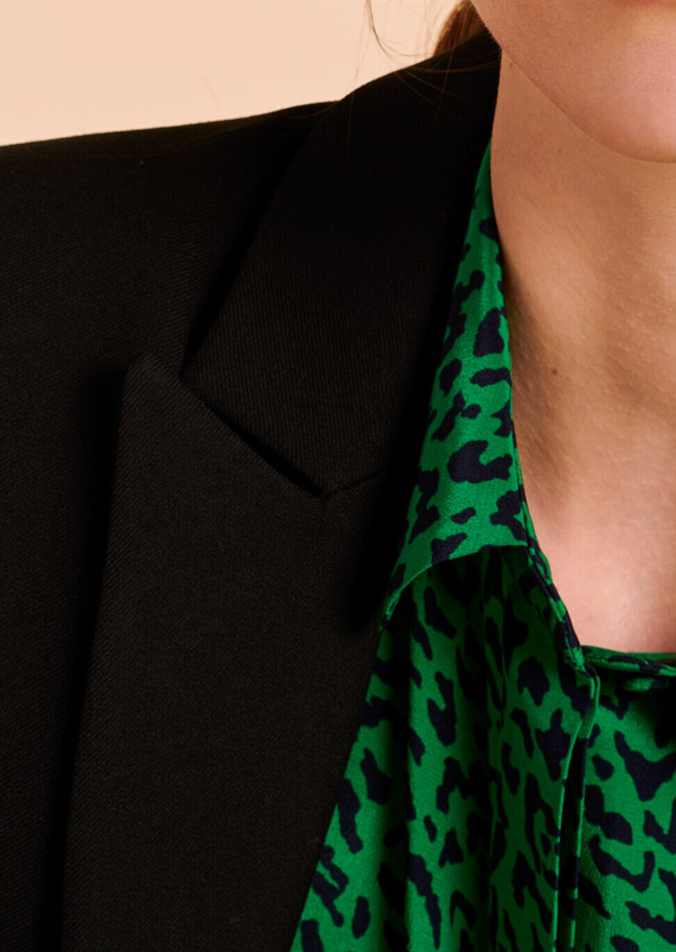 Veste de tailleur Violine noire en toile garbardine Faume - seconde main