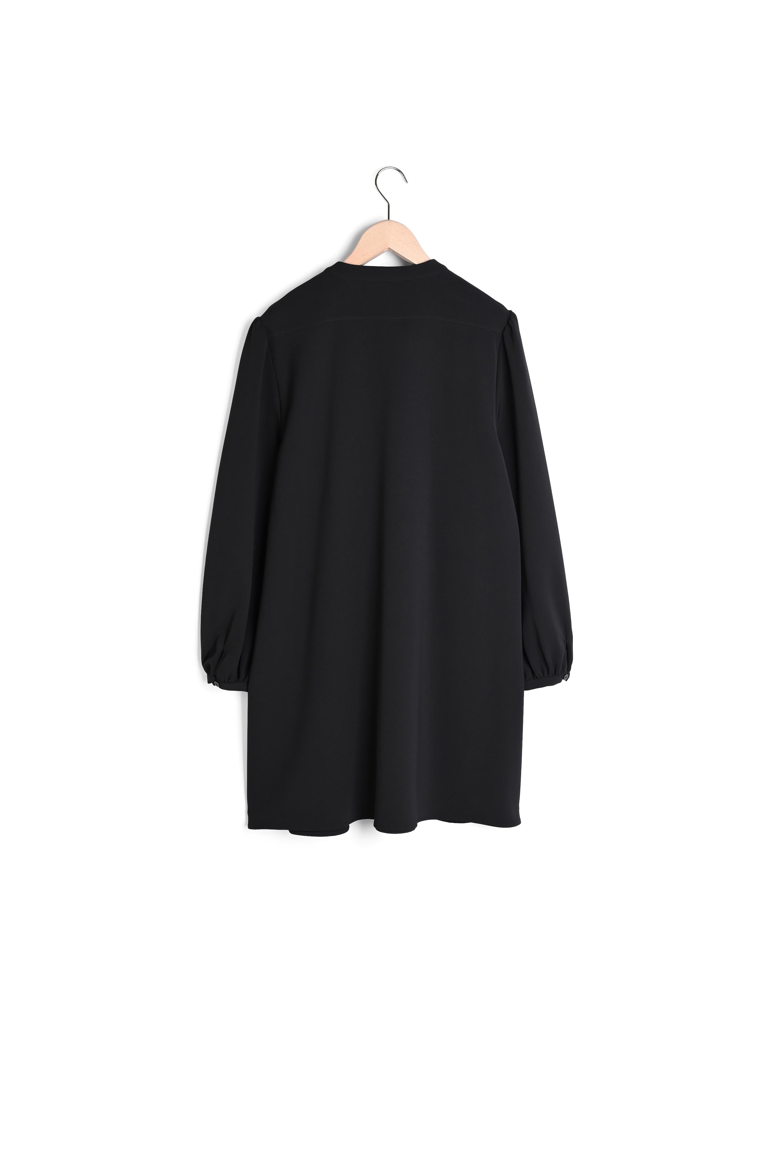 Robe Raiqa noire en crêpe Faume - seconde main