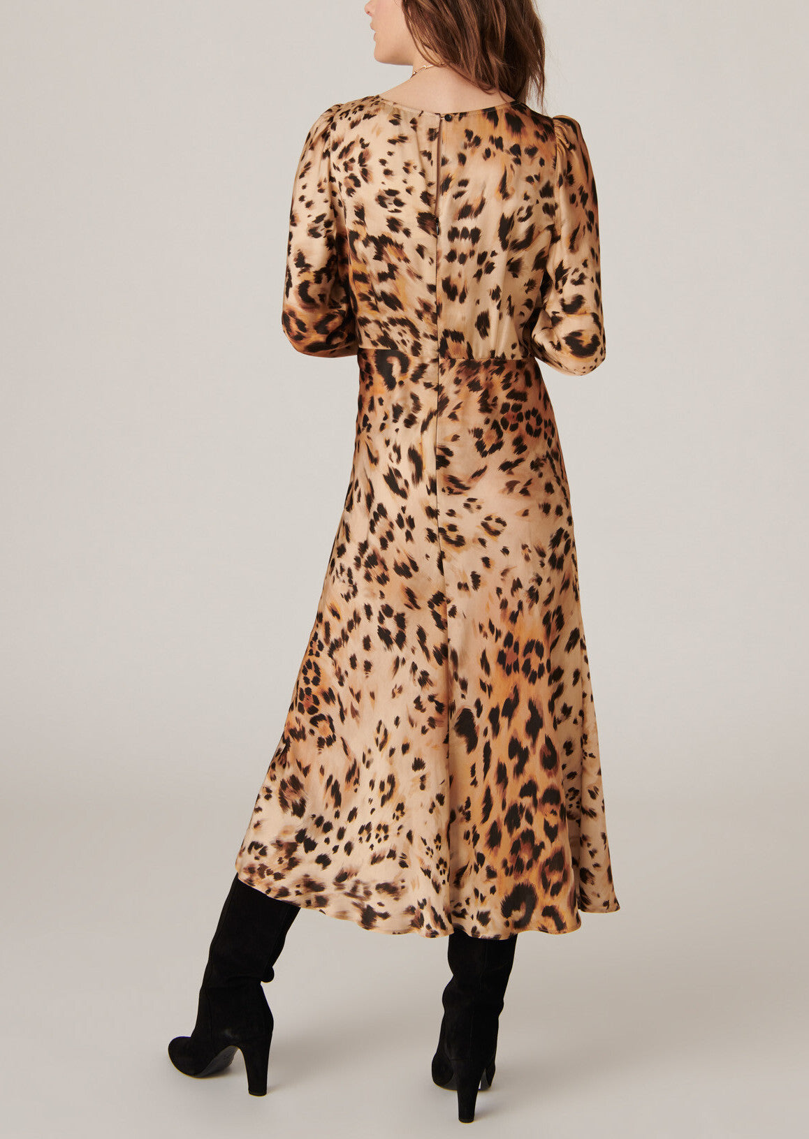 Robe Rozica imprimé léopard sur satin viscose Faume - seconde main