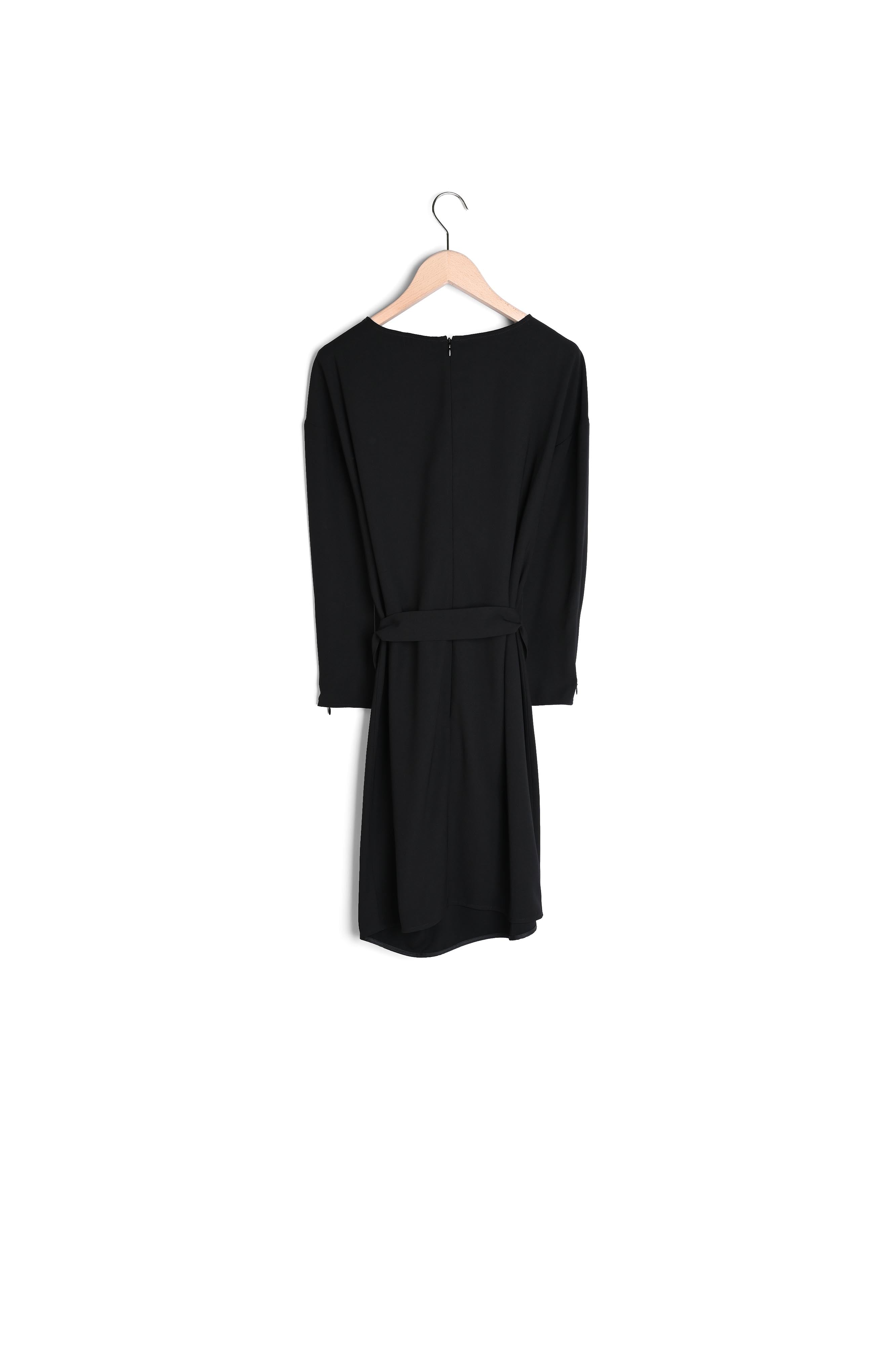 Robe noire en crêpe fluide à volants Faume - seconde main