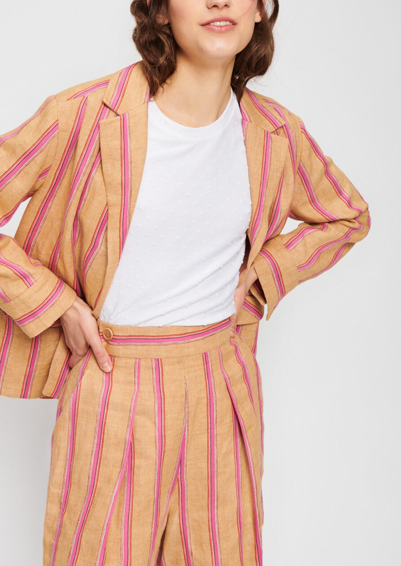 Veste en lin à rayures roses Faume - seconde main