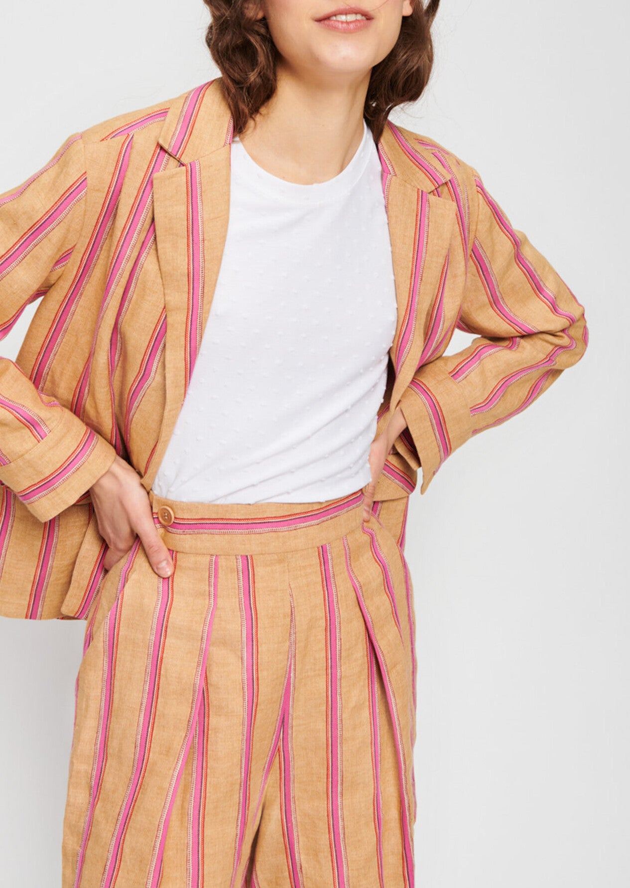 Veste en lin à rayures roses Faume - seconde main