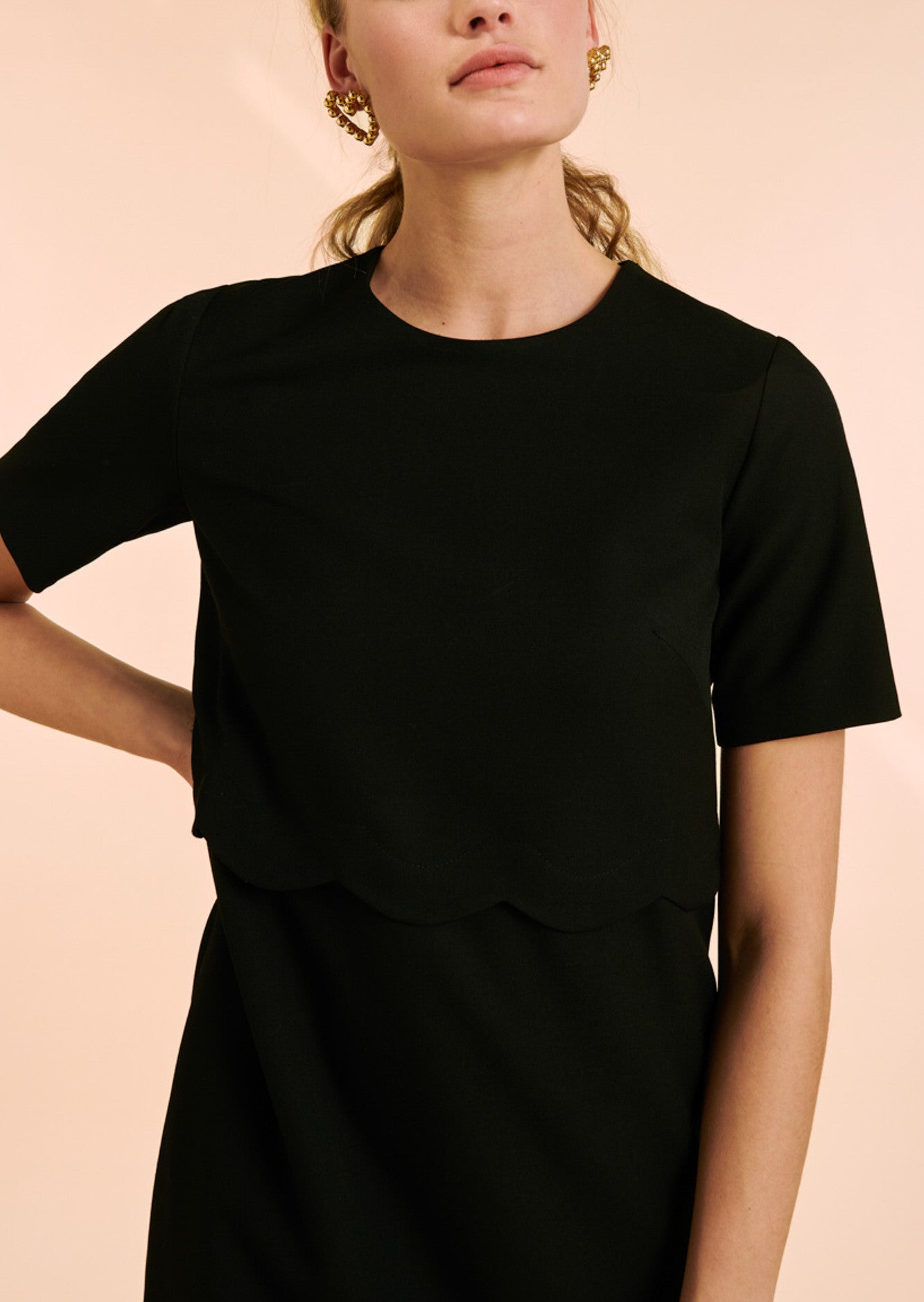 Robe Rosa noire à festons Faume - seconde main