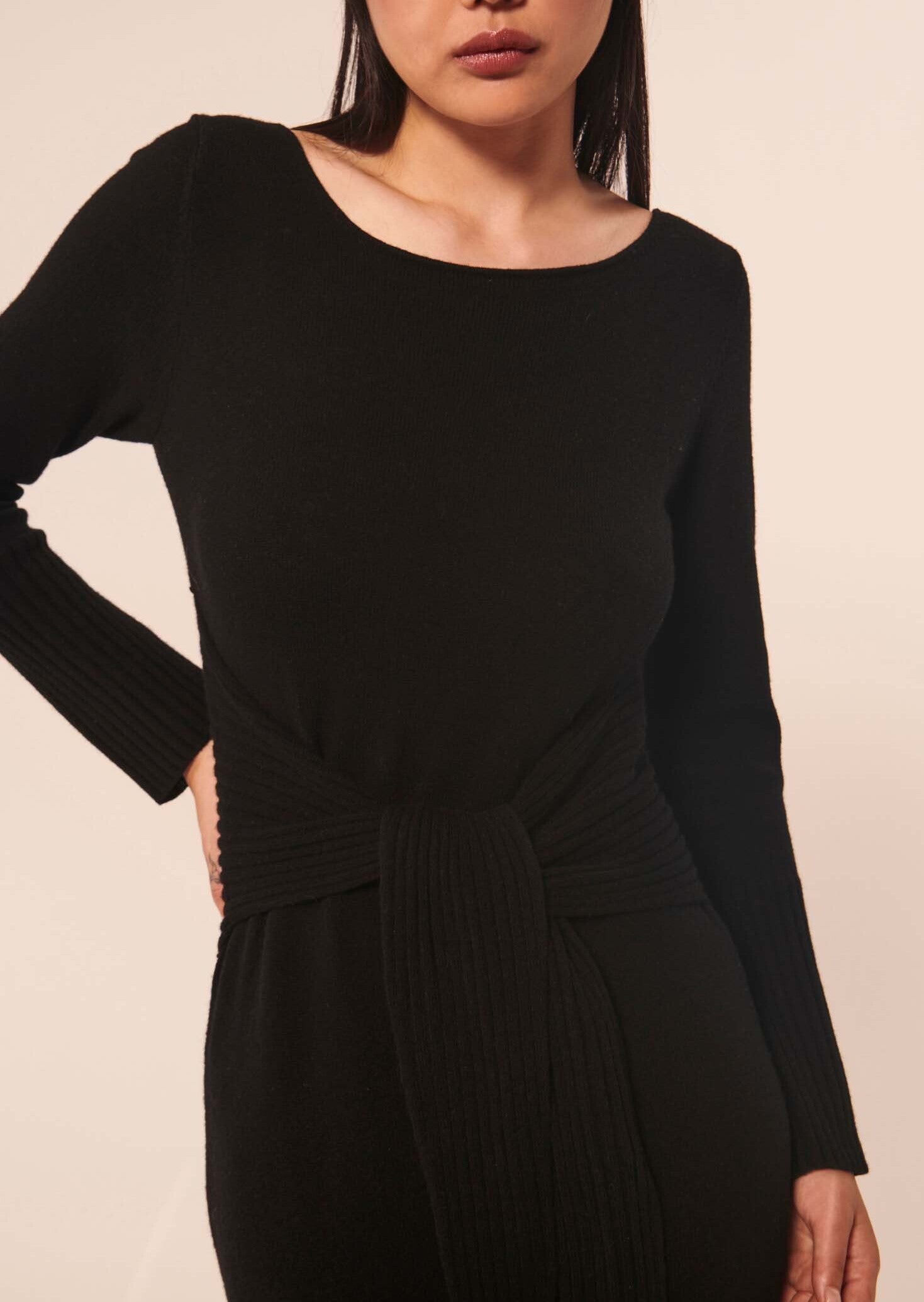 Robe Romie noire en laine mérinos Faume - seconde main