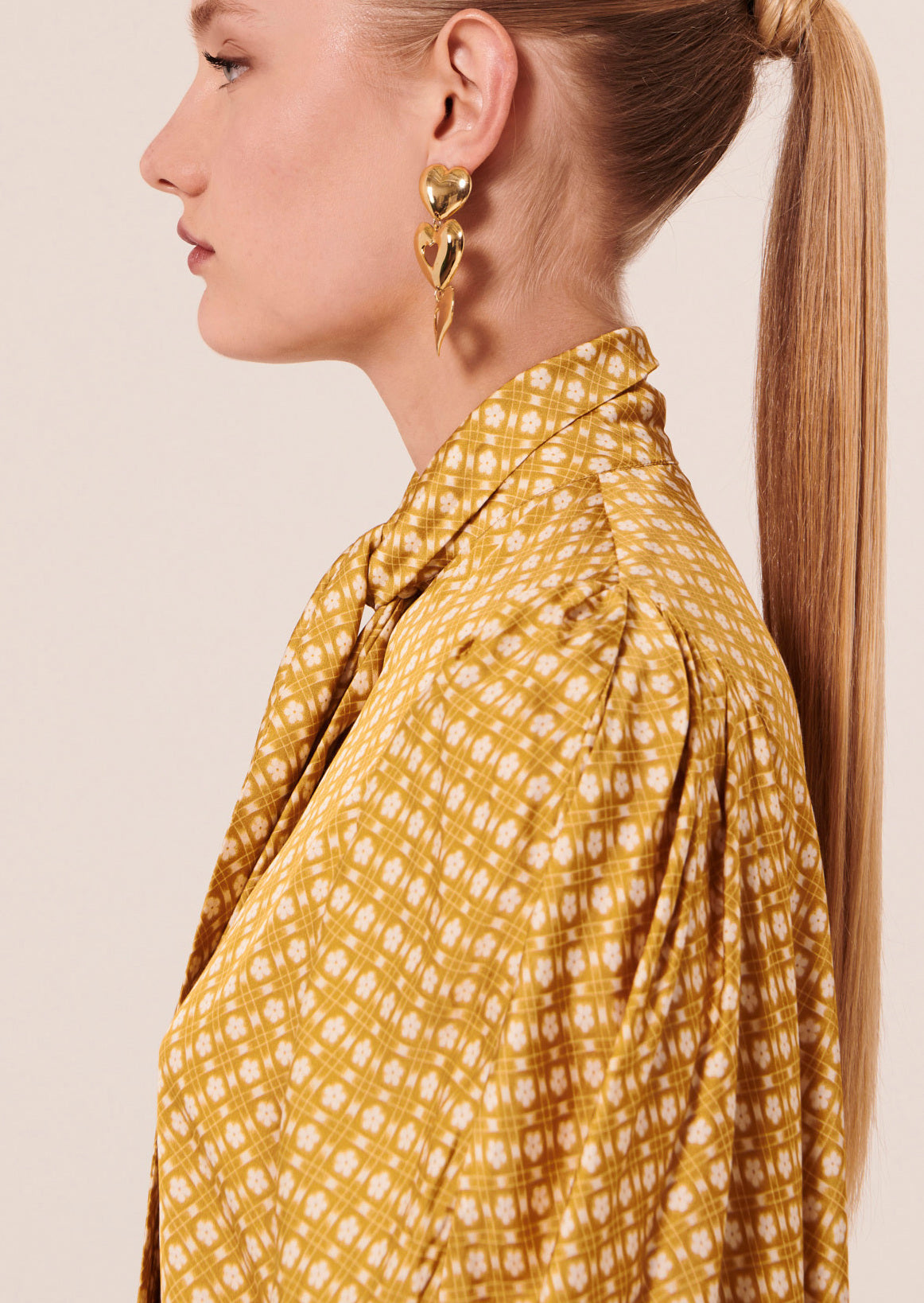 Chemise Candy jaune imprimé petites fleurs en satin Faume - seconde main