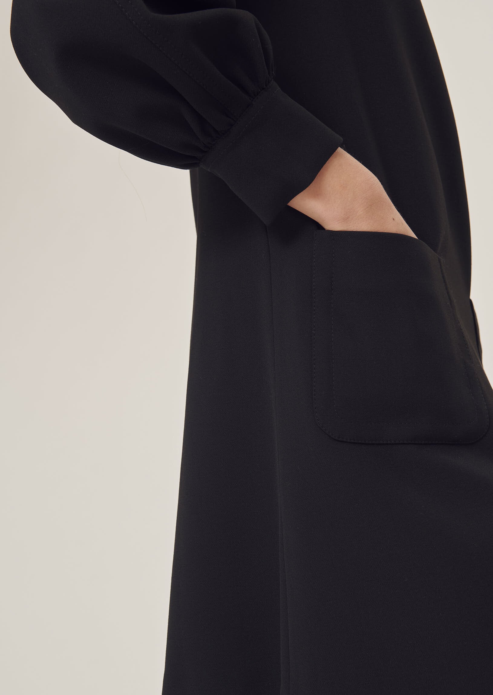 Robe Rose noire en toile double Faume - seconde main