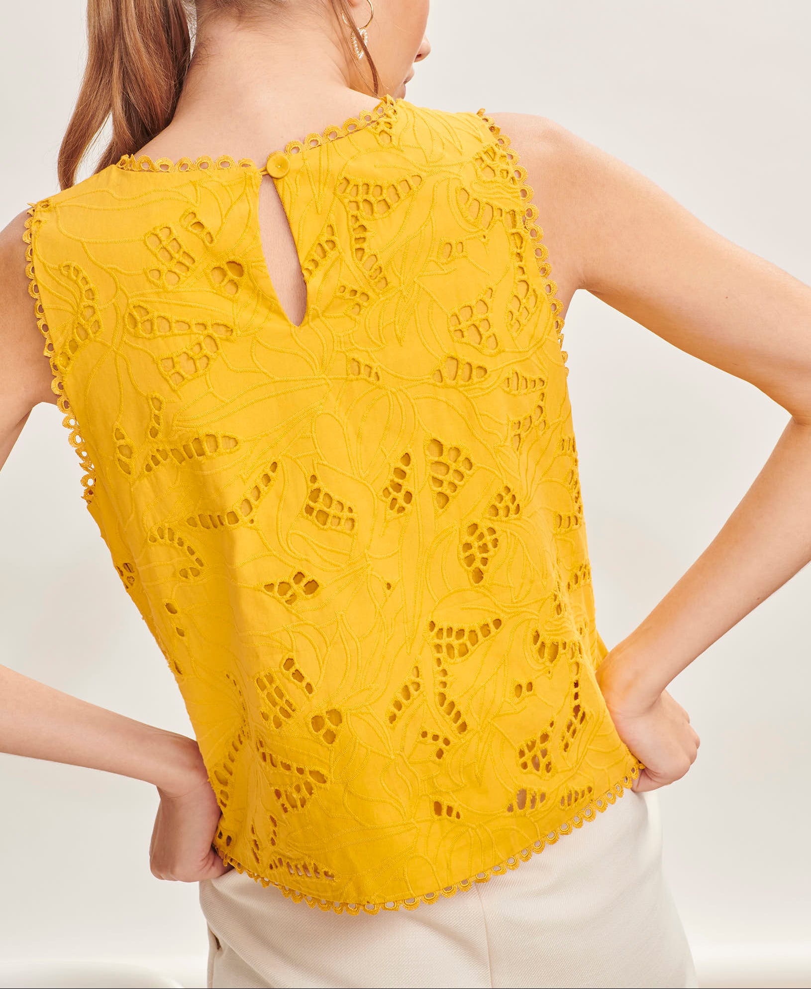 Top Thia jaune en broderie anglaise Faume - seconde main