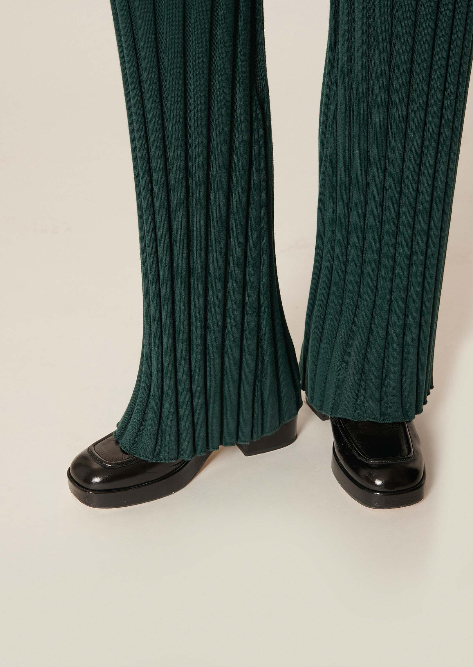 Pantalon Pannacotta vert en laine merinos Faume - seconde main
