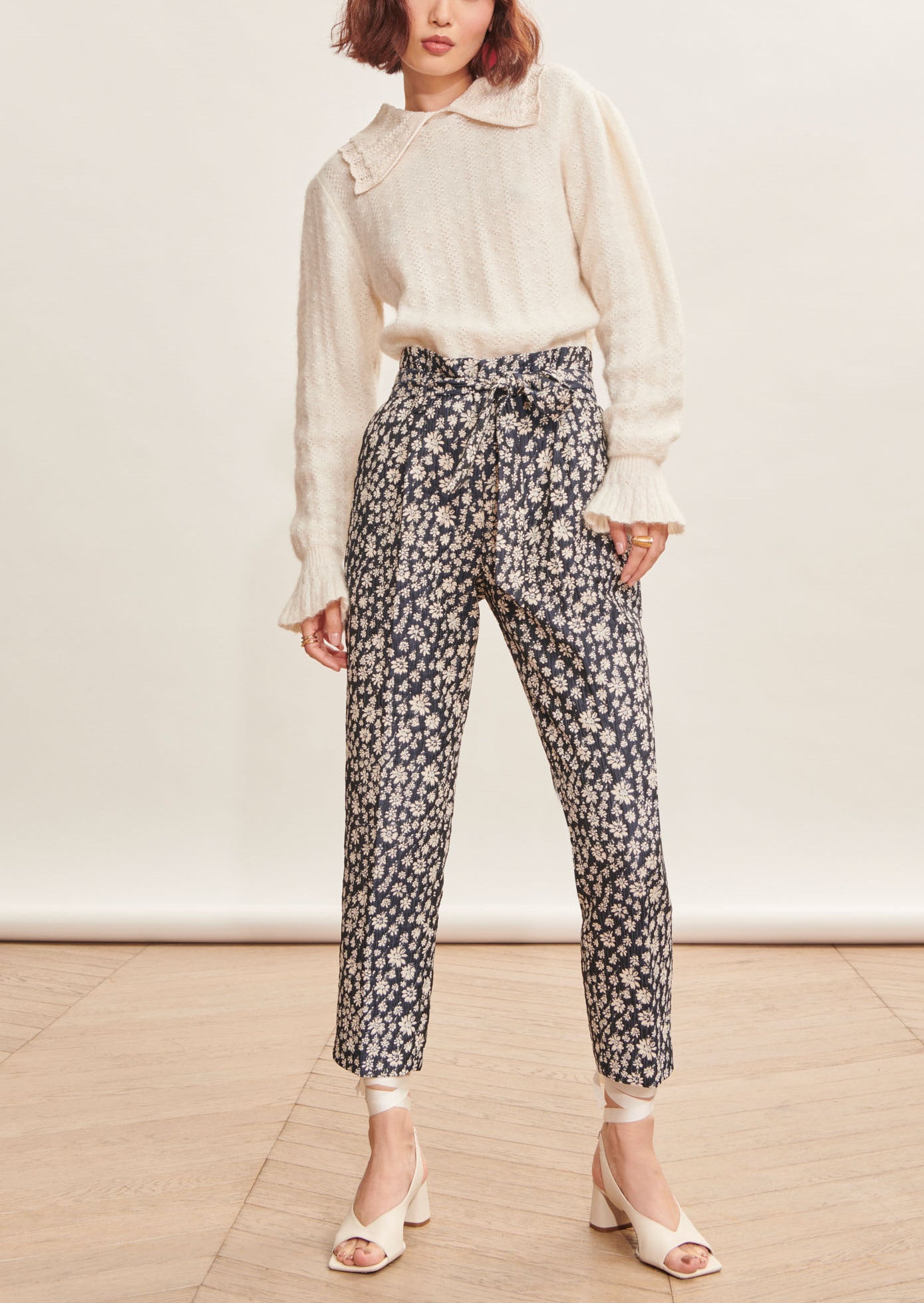 Pantalon Petillante bleu nuit en jacquard à fleurs Faume - seconde main
