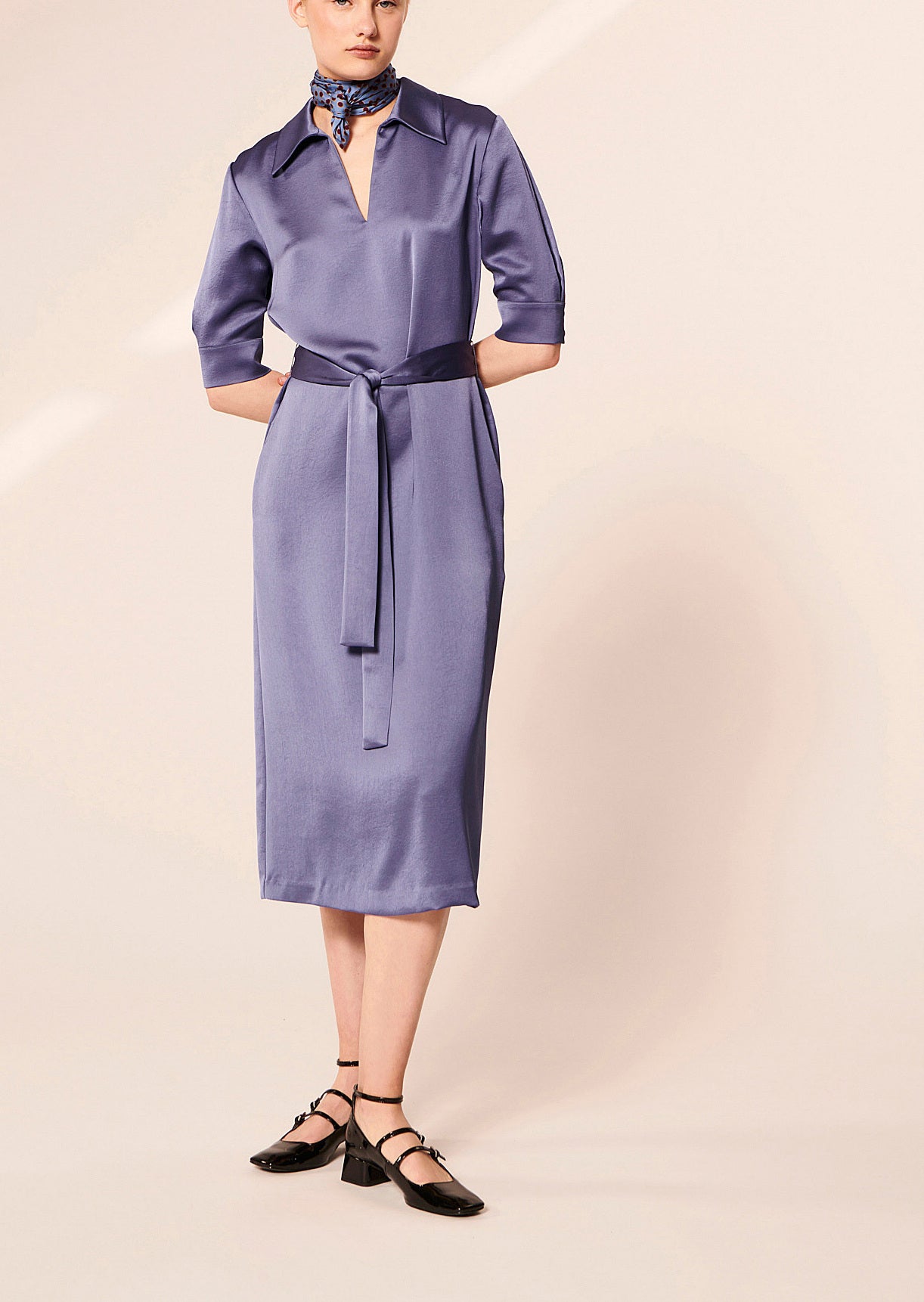 Robe Rocha bleue en satin Faume - seconde main