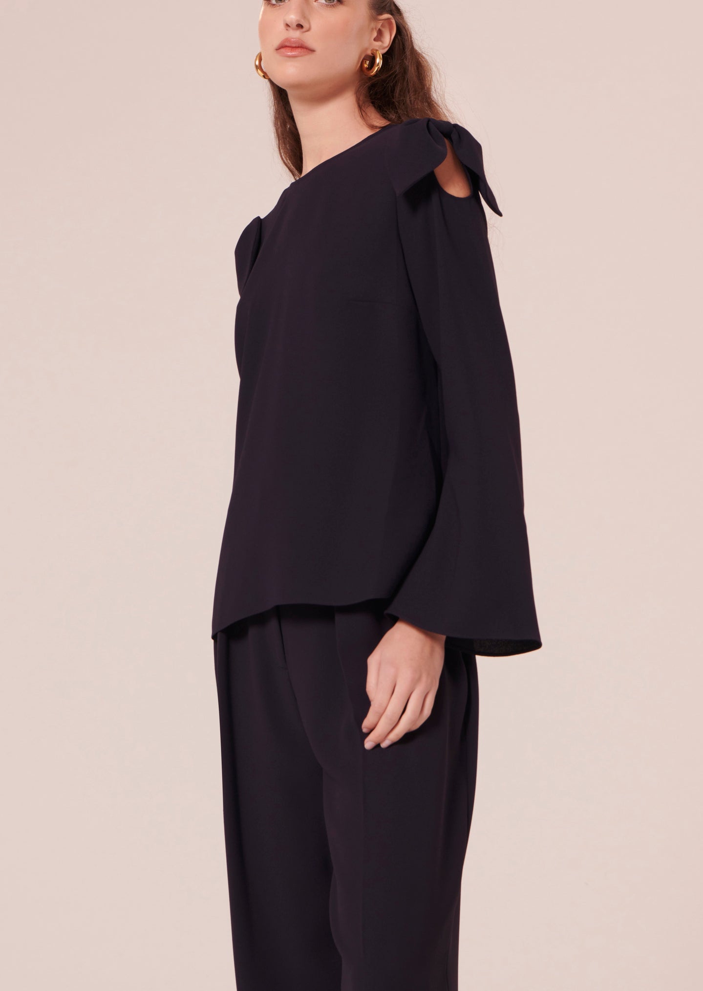 Top Tournesol bleu nuit en crêpe Faume - seconde main