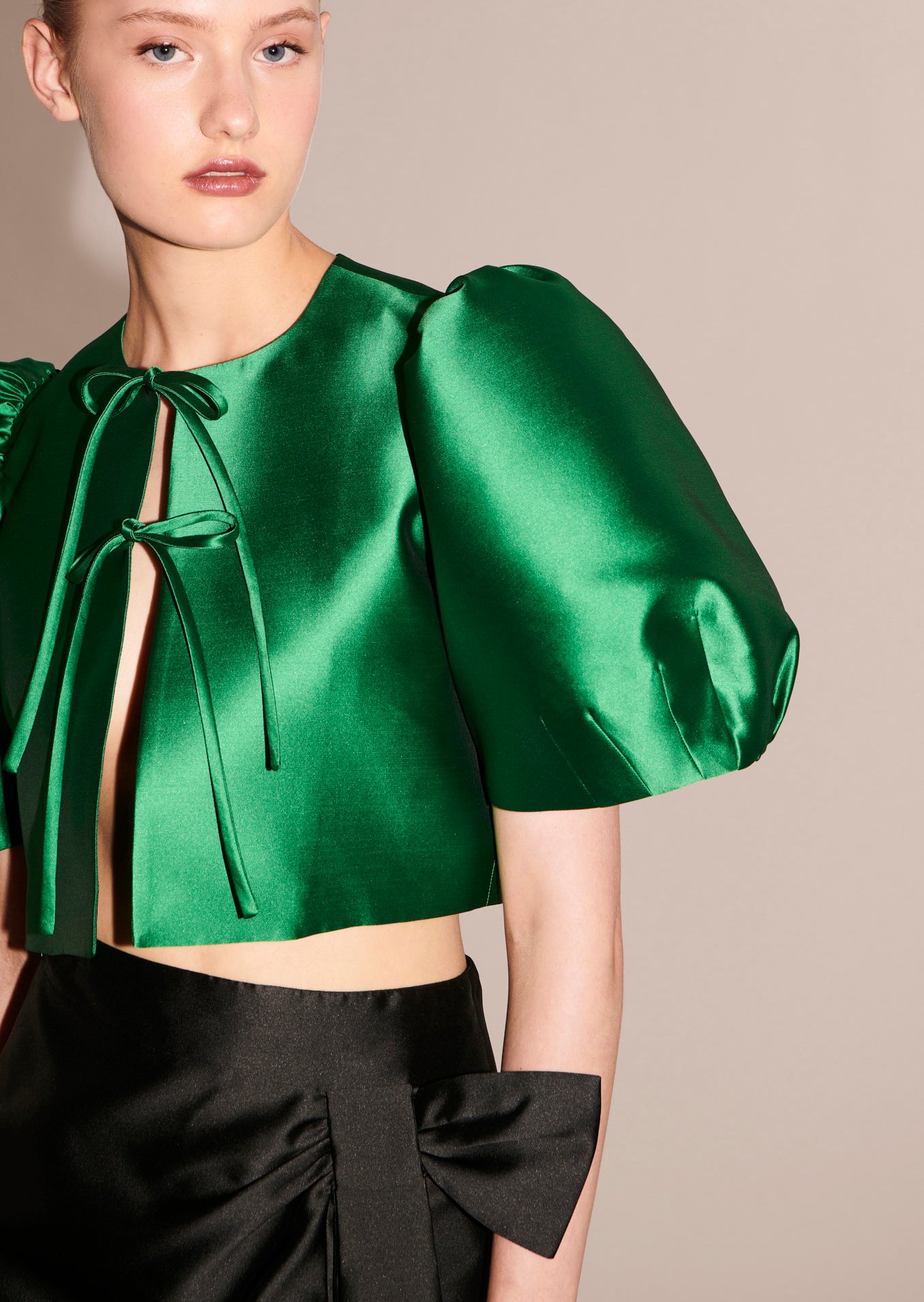 Veste Valentine verte en satin Faume - seconde main