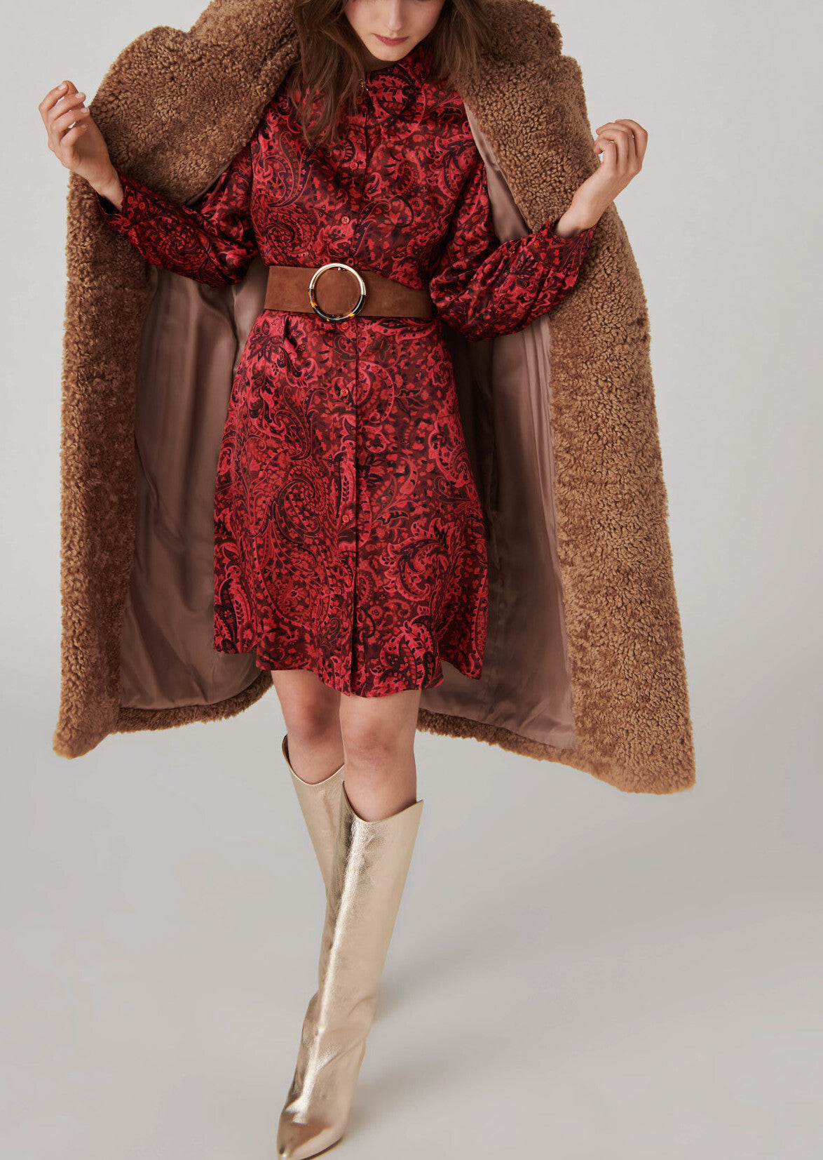 Robe chemise Rolia rouge imprimé cachemire en satin viscose de soie Faume - seconde main