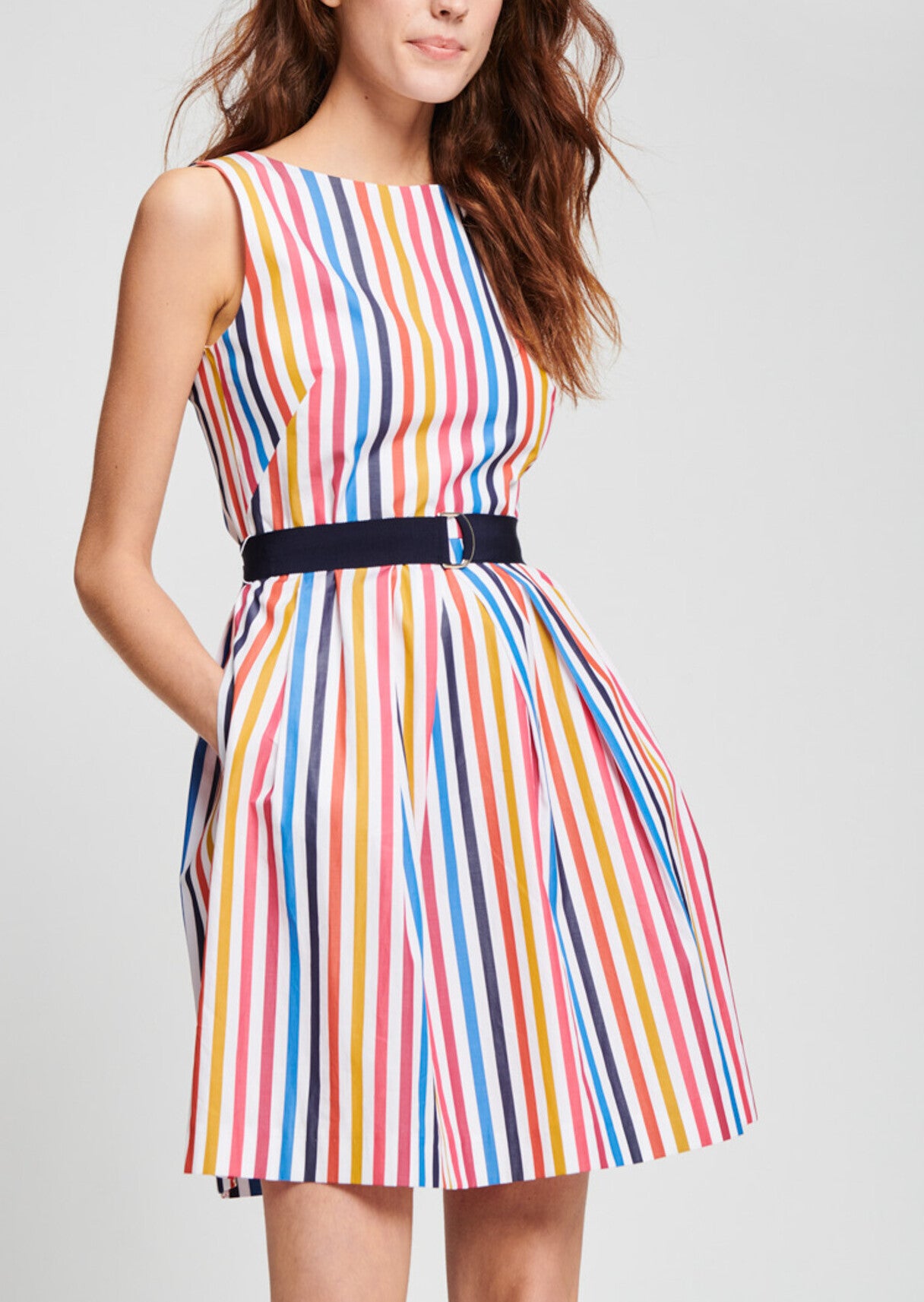 Robe blanche sans manche à rayures multicolores Faume - seconde main