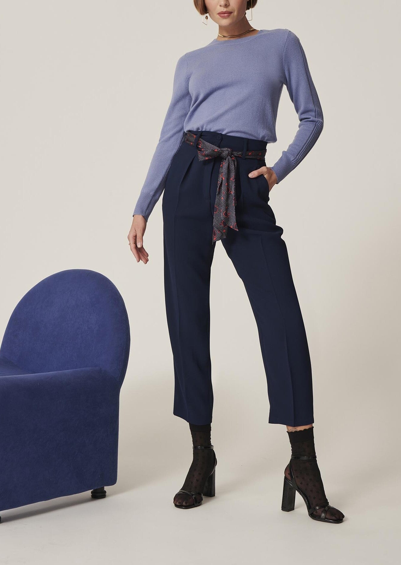 Pantalon Paga bleu nuit en crêpe Faume - seconde main