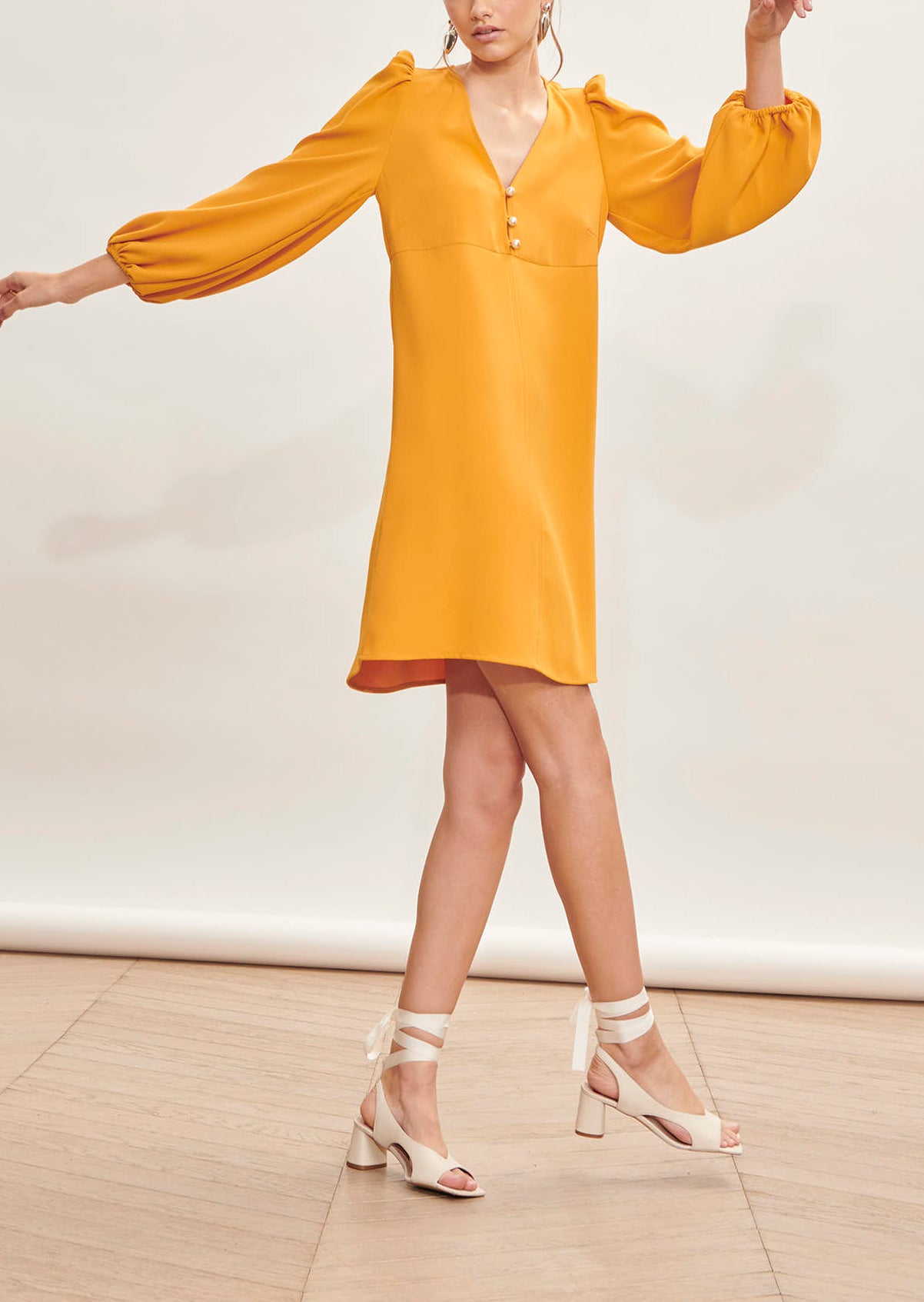 Robe Rolis jaune en crêpe Faume - seconde main