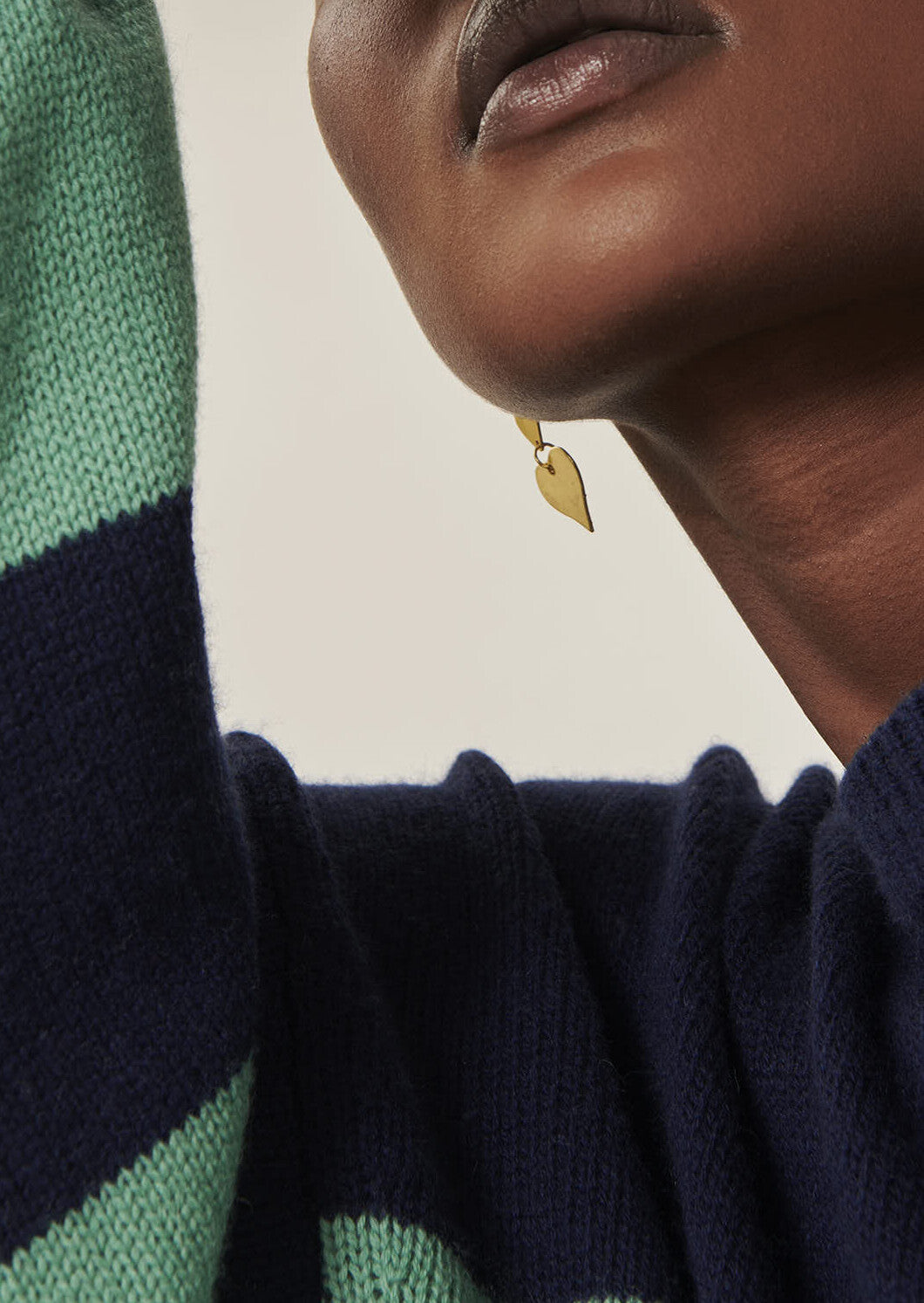 Pull Parme bleu marine rayé vert en merinos et cachemire Faume - seconde main