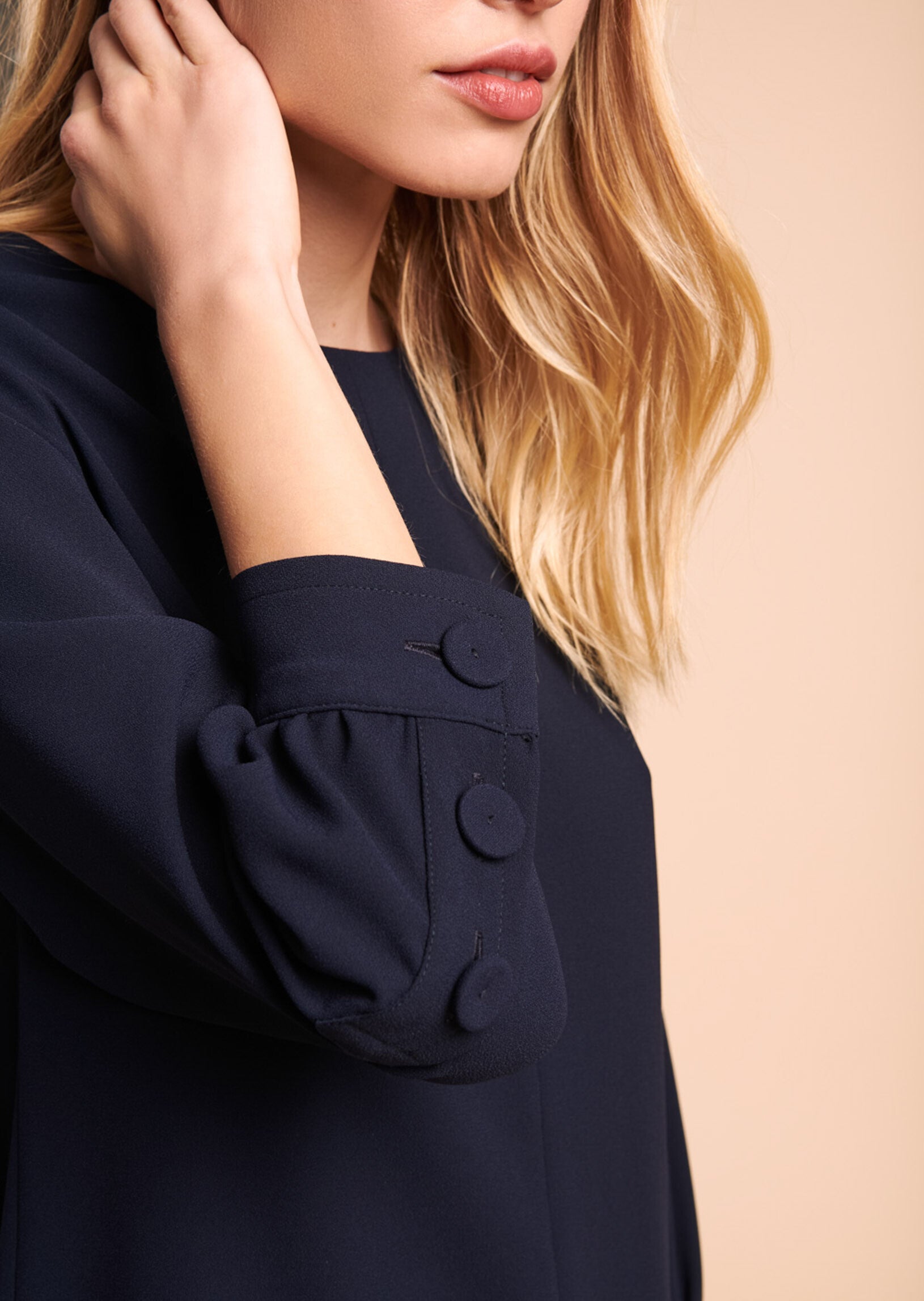 Robe Ryme bleu nuit manches boutonnées Faume - seconde main