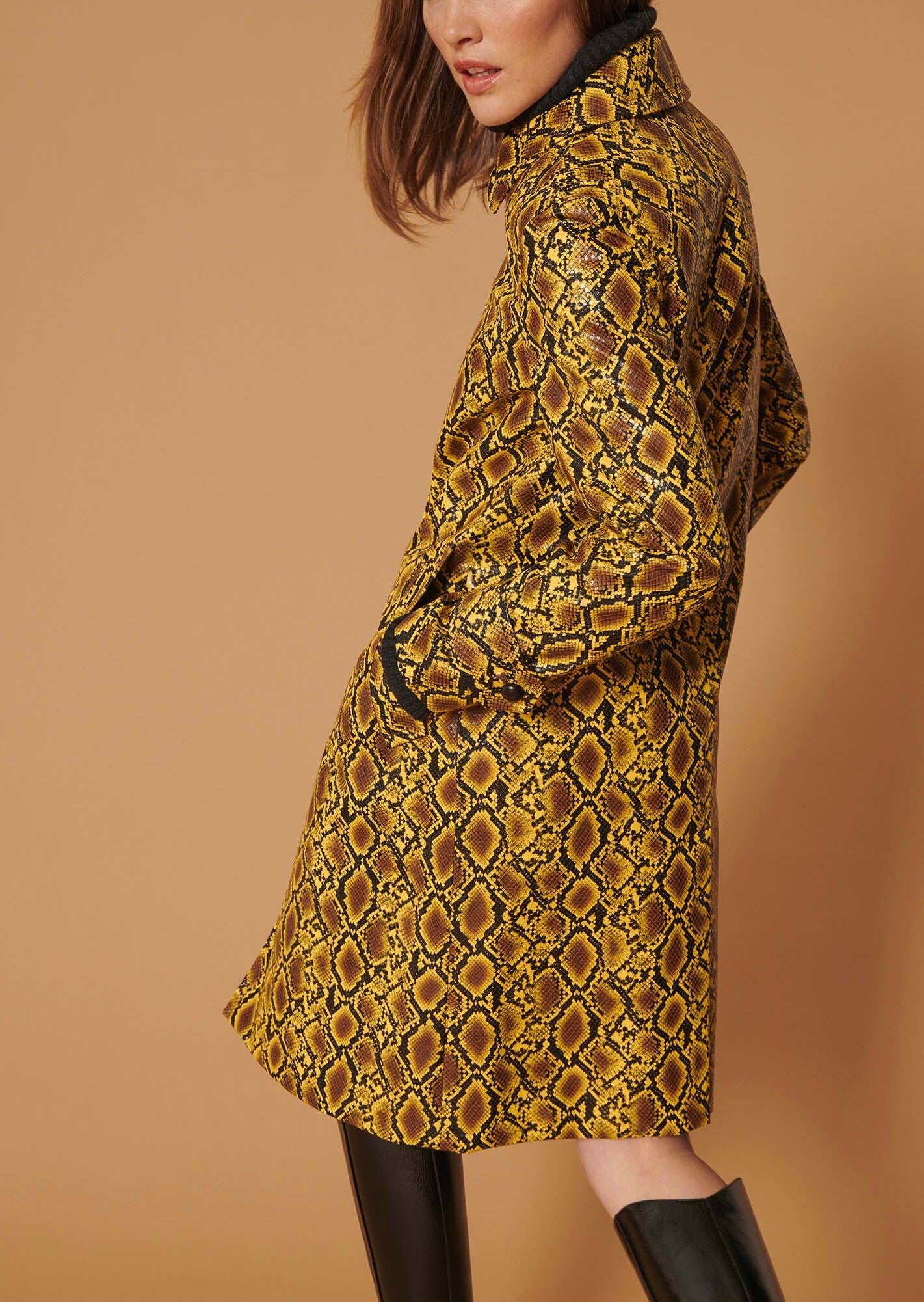 Manteau Maina jaune motif python Faume - seconde main