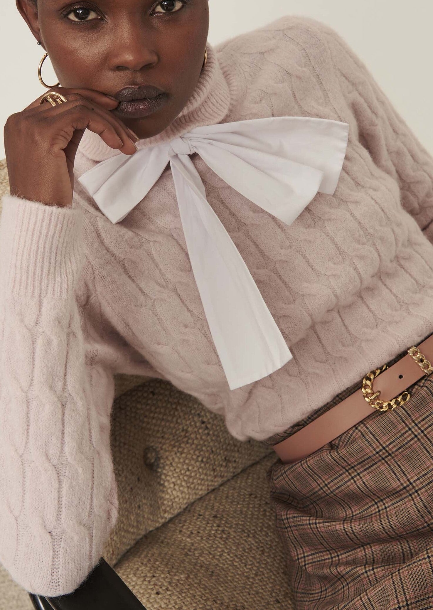 Pull Phybie rose pâle en maille doudou Faume - seconde main