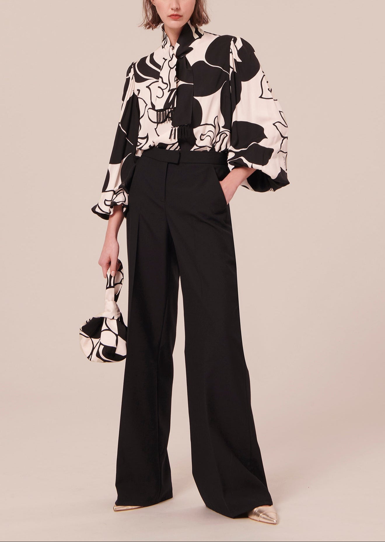 Top Toxane écru imprimé à fleurs noires Faume - seconde main