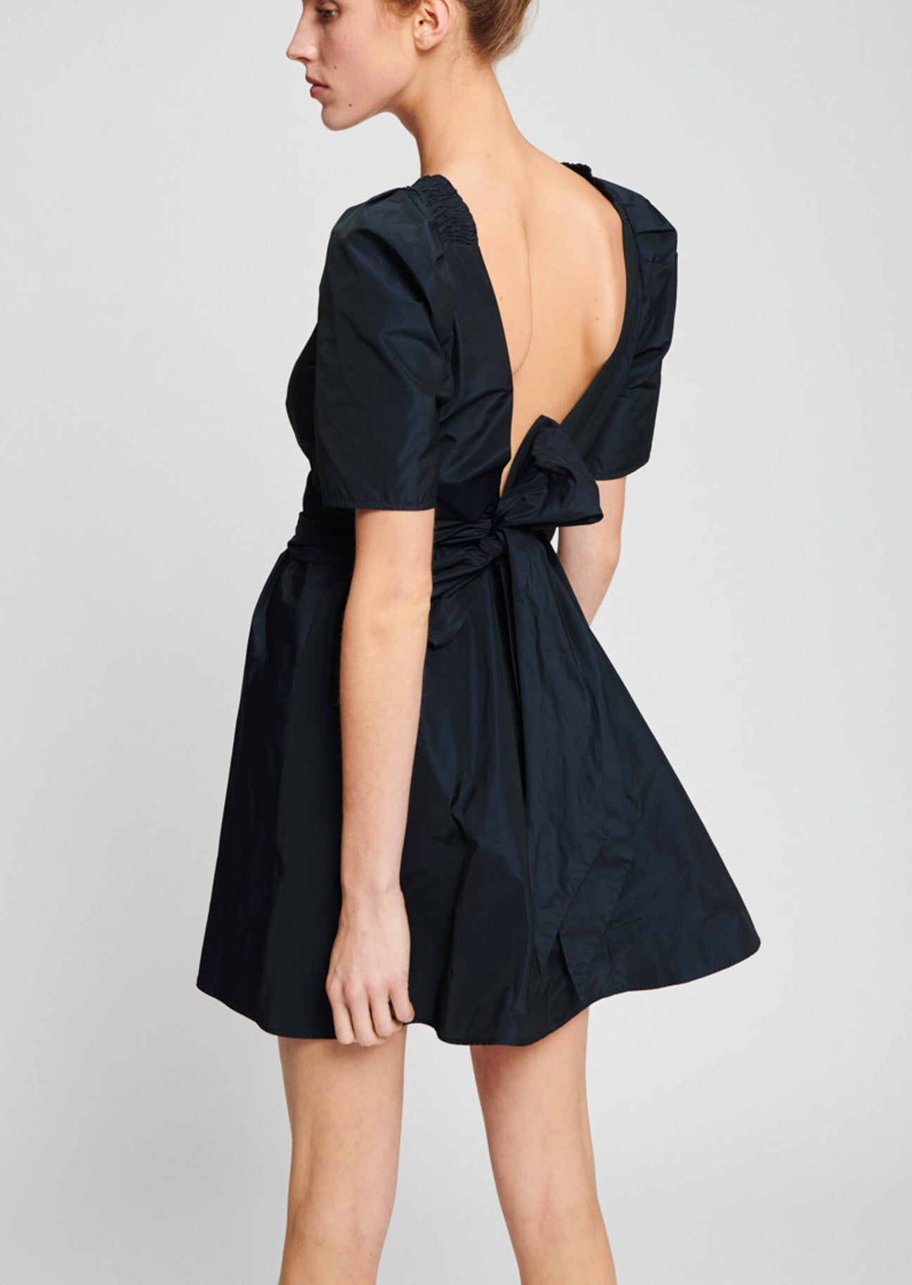 Robe courte en taffetas bleu nuit Faume - seconde main