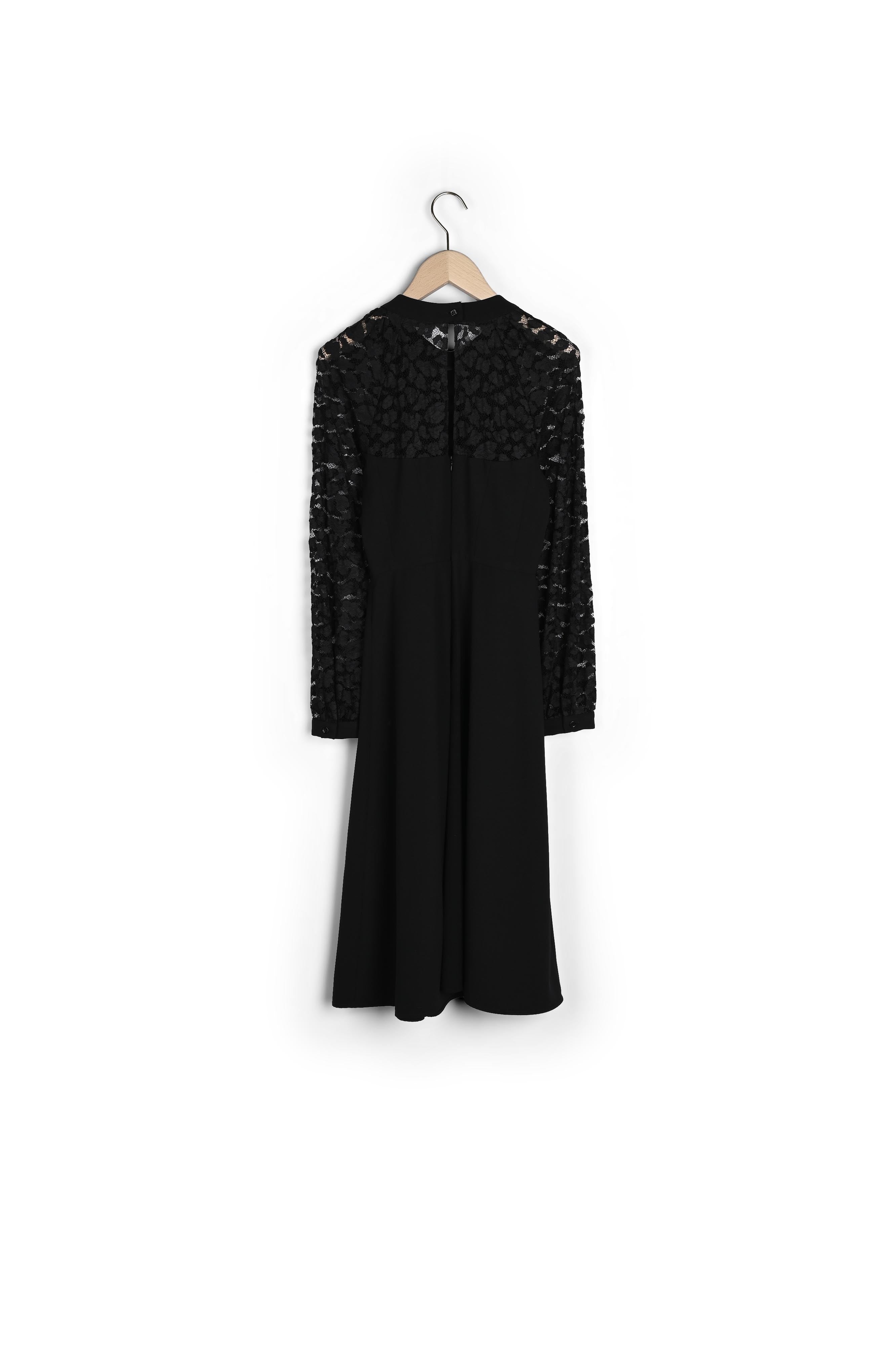 Robe mi-longue noire brodée Faume - seconde main