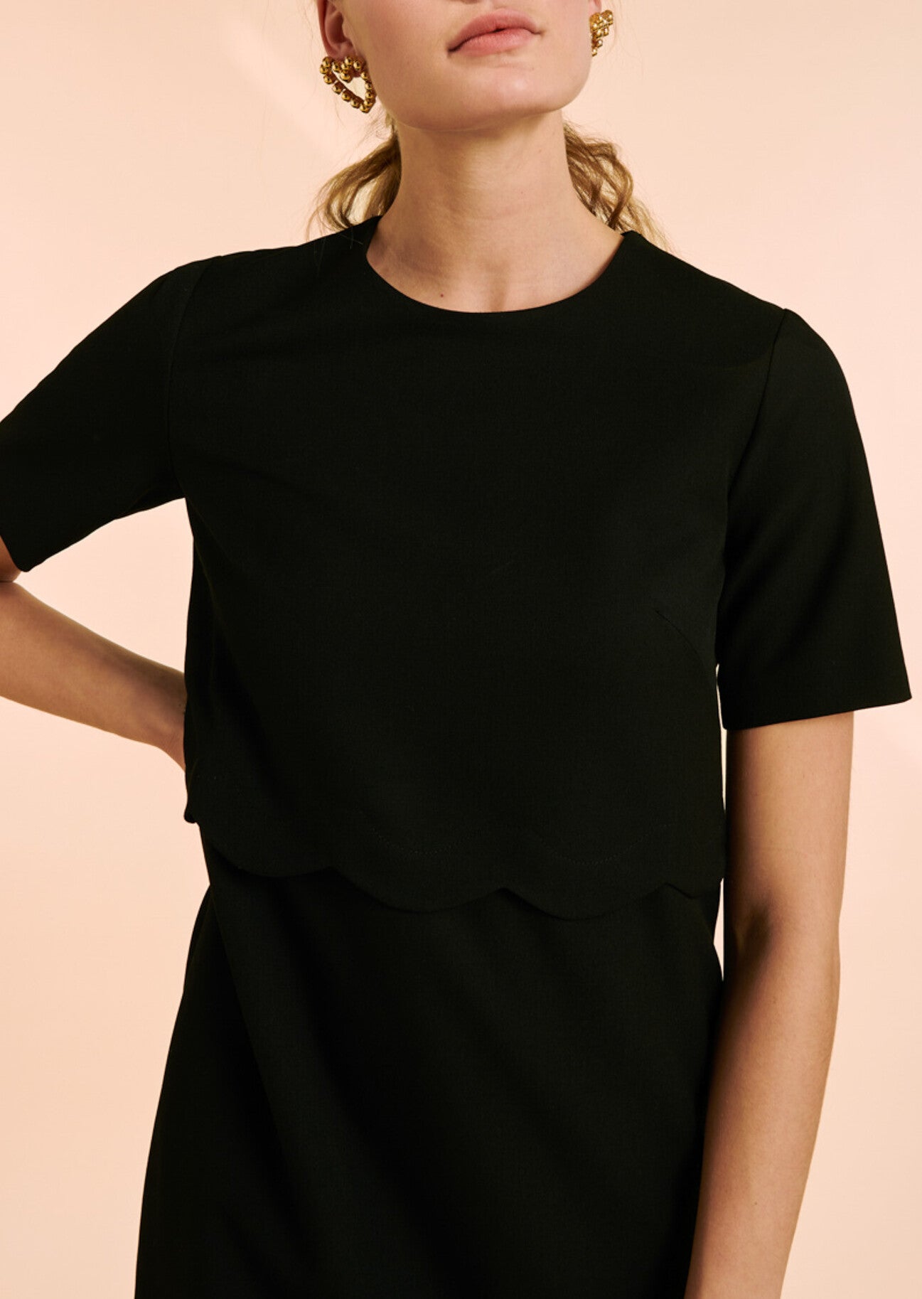 Robe Rosa noire à festons Faume - seconde main