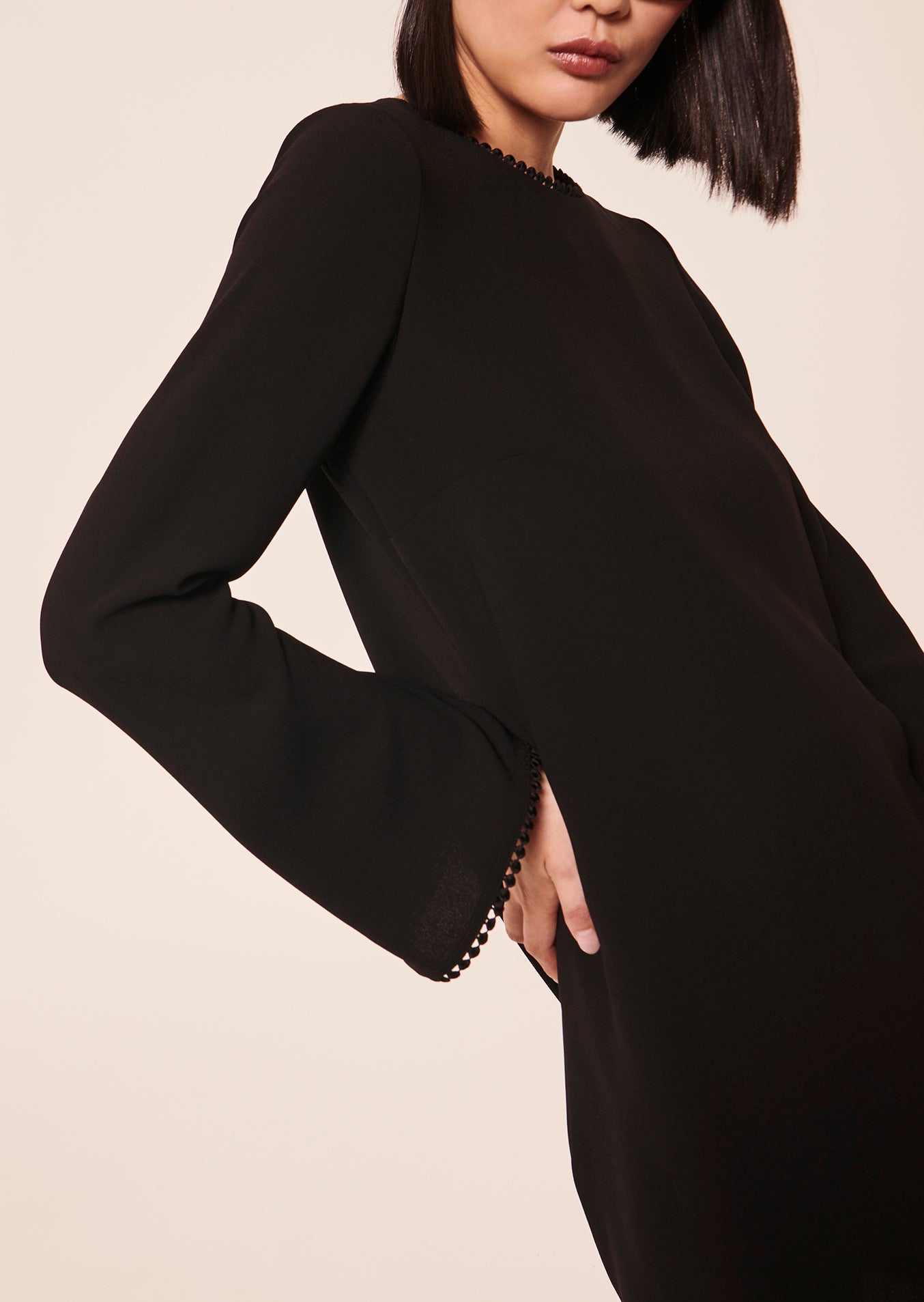 Robe Raja noire en crêpe Faume - seconde main