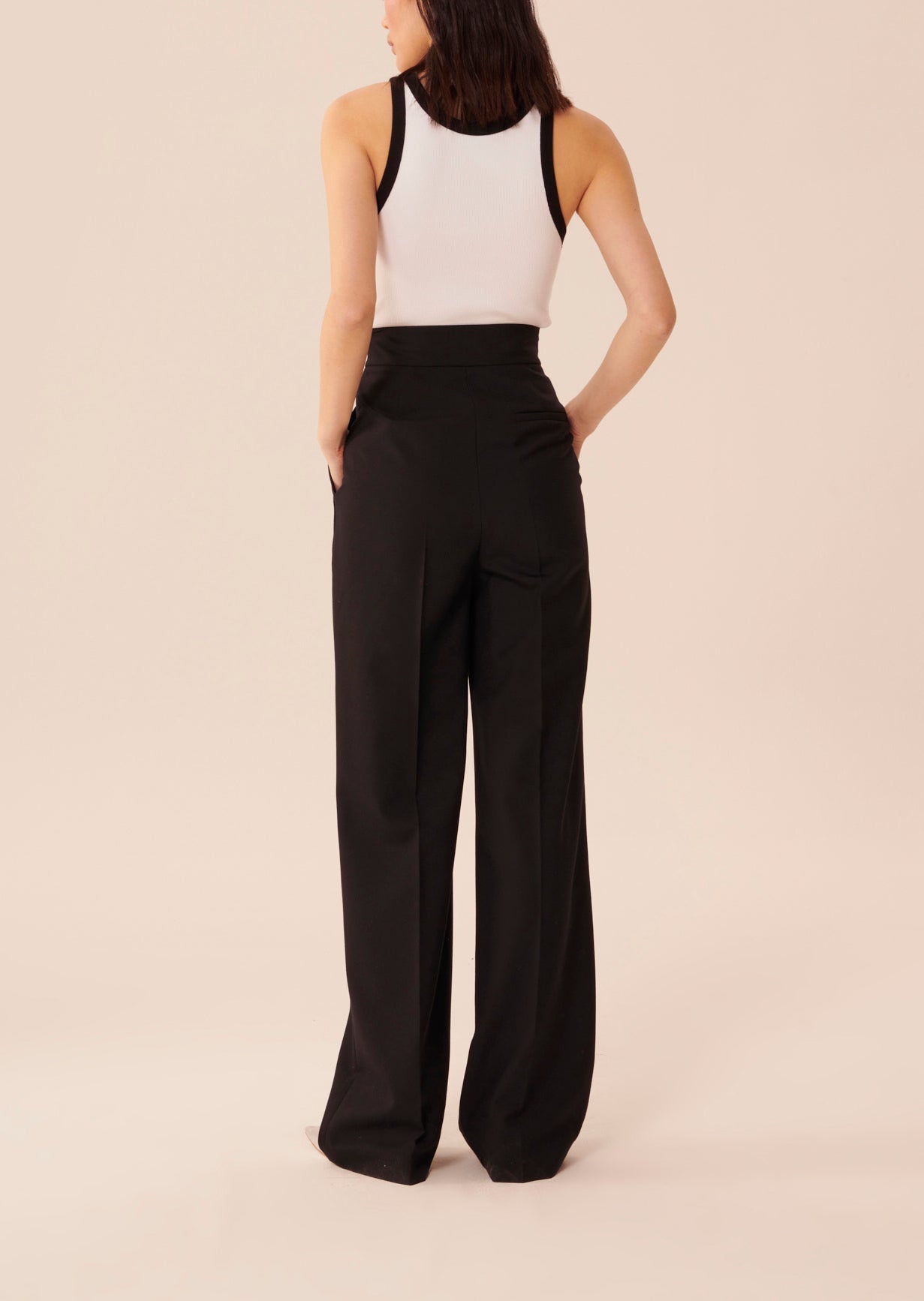 Pantalon Pilar noir en toile tailleur Faume - seconde main