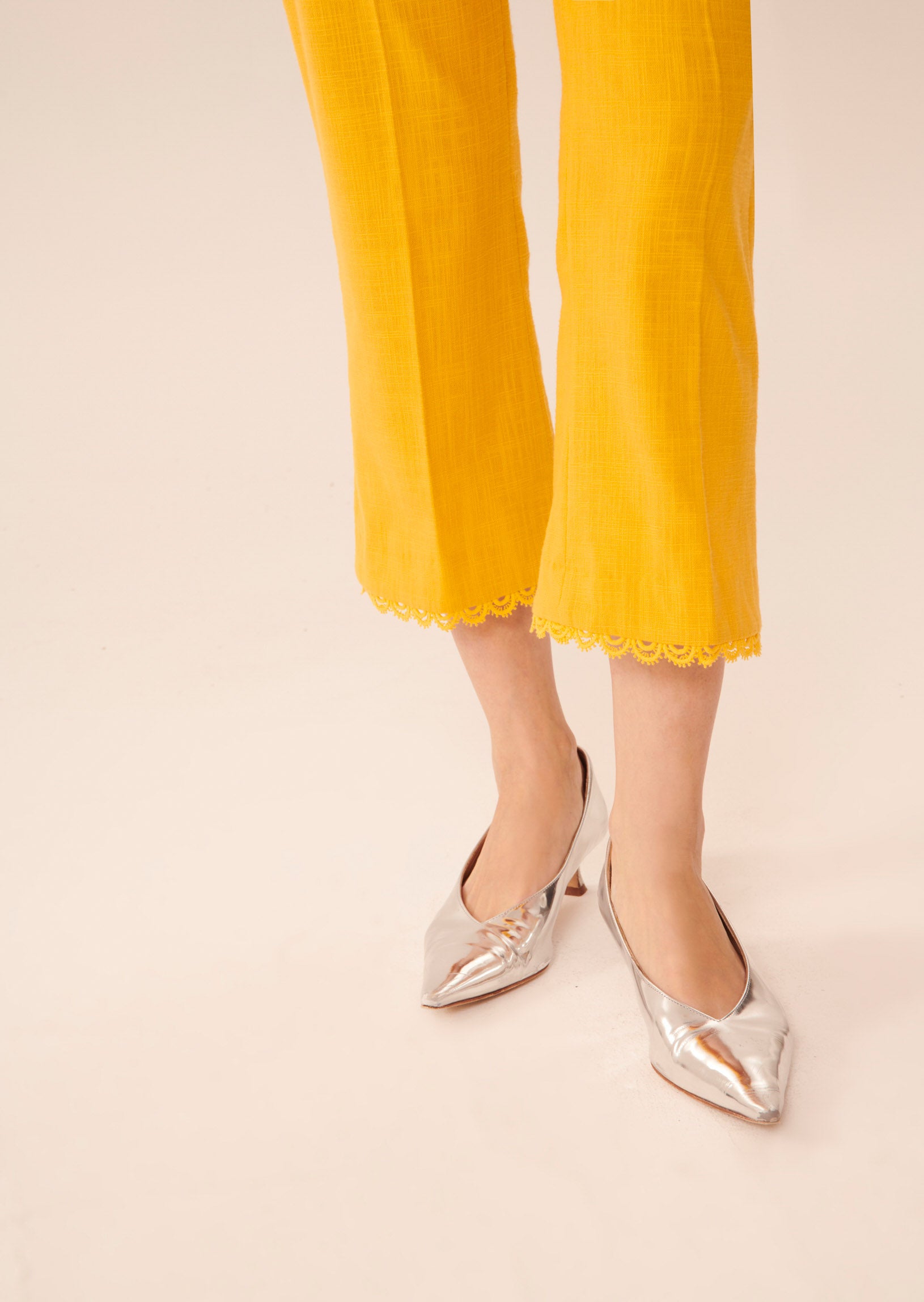 Pantalon Peasi jaune en coton épais Faume - seconde main