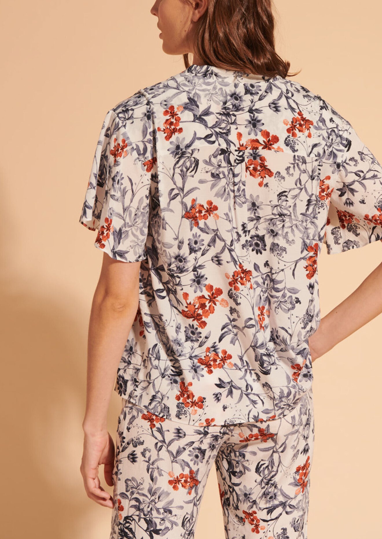 Chemise écrue Tella à col cravate imprimé fleurs japonaises Faume - seconde main