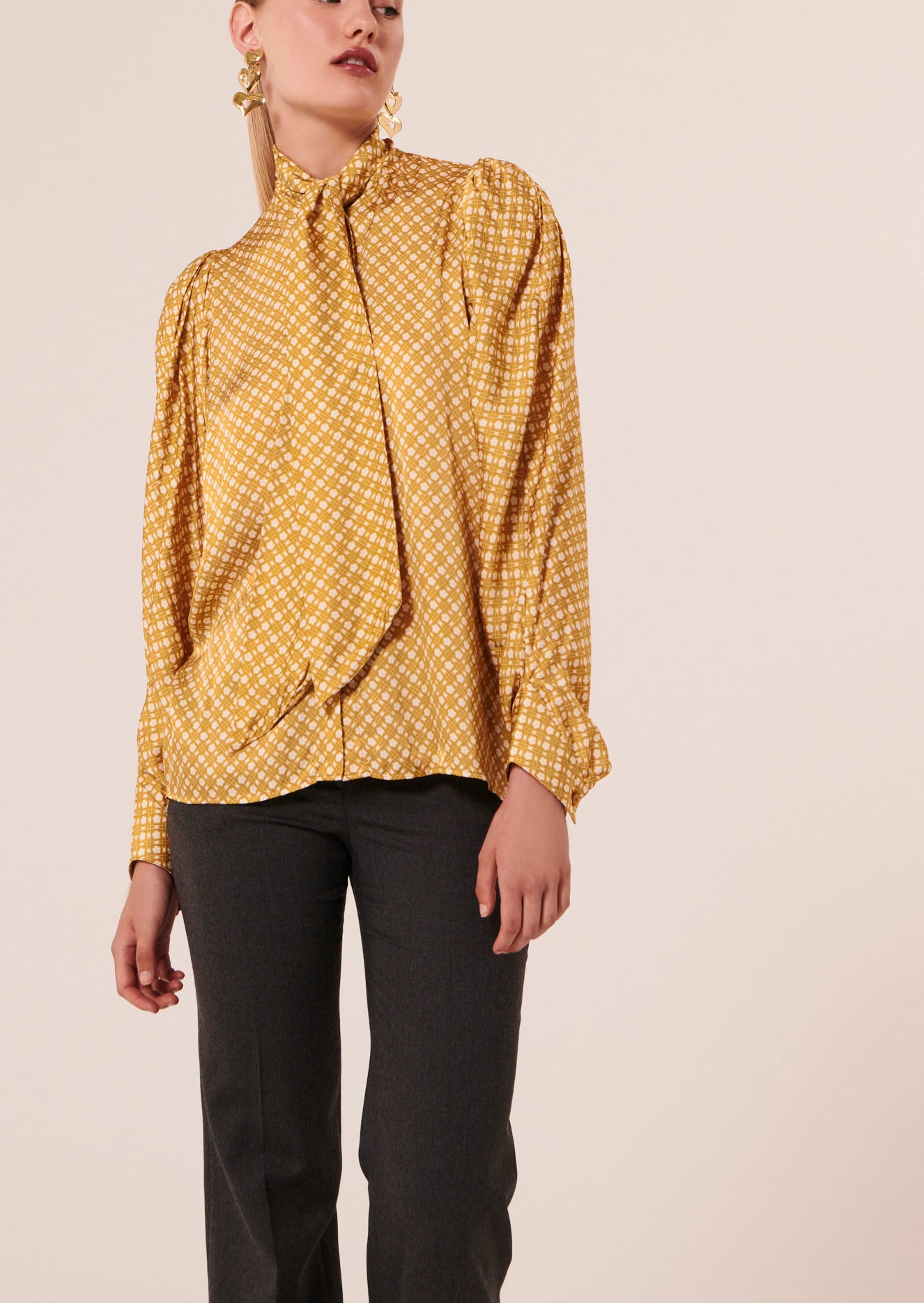 Chemise Candy jaune imprimé petites fleurs en satin Faume - seconde main