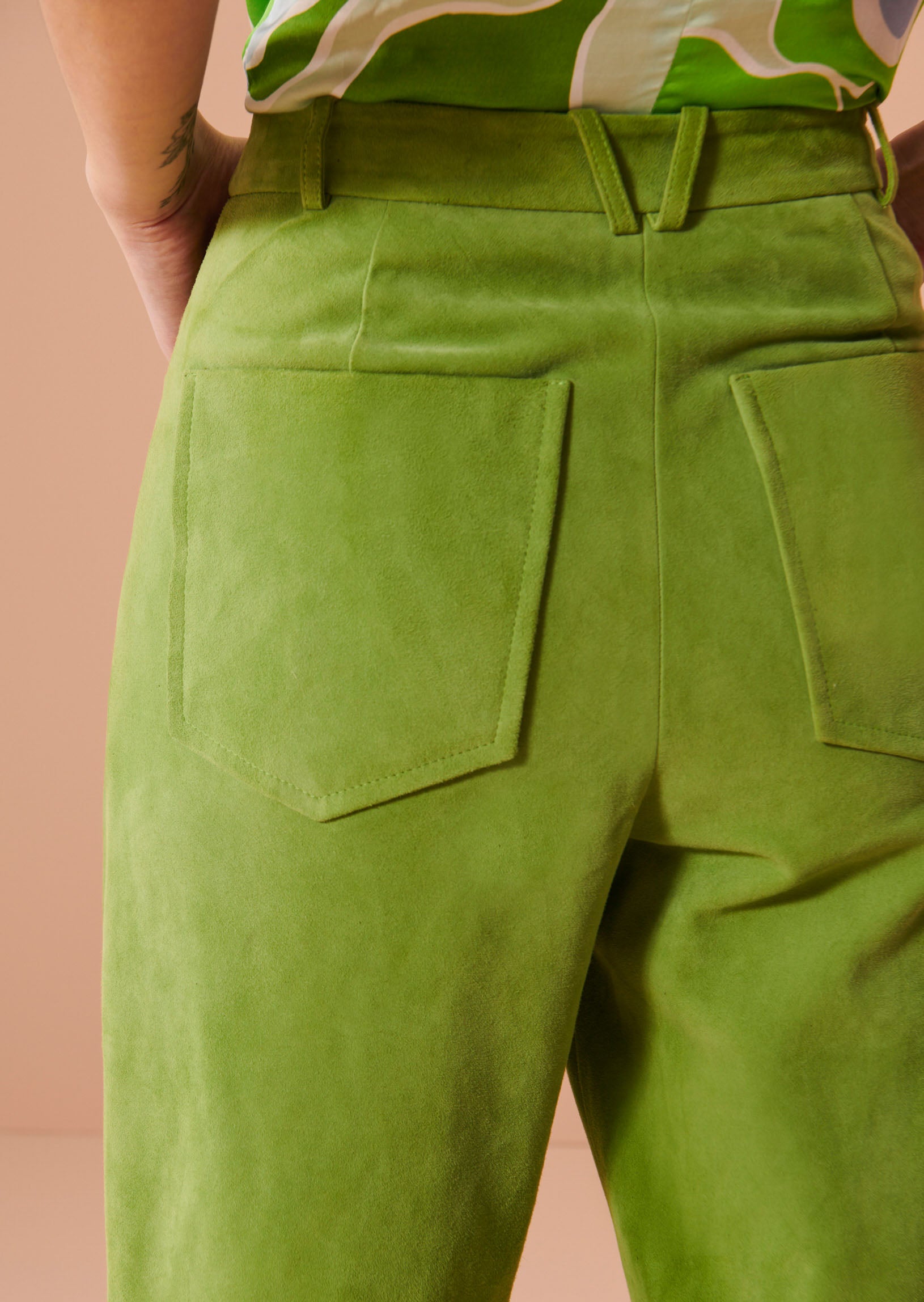 Pantalon Prosperi vert kaki en cuir suédine Faume - seconde main
