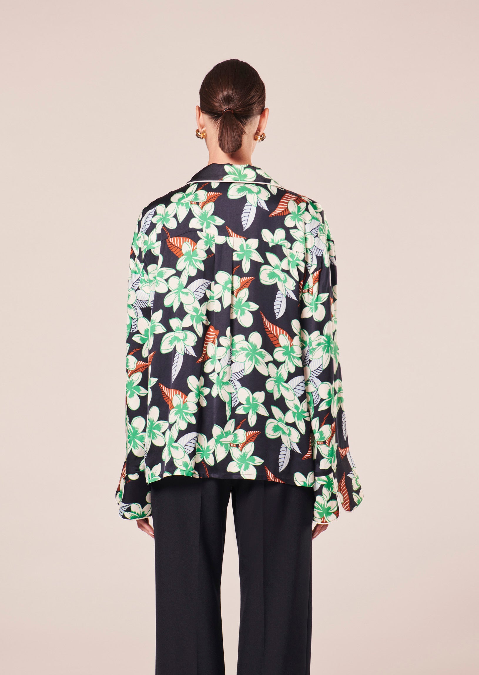 Chemise Calvi bleu nuit à motif fleurs Faume - seconde main