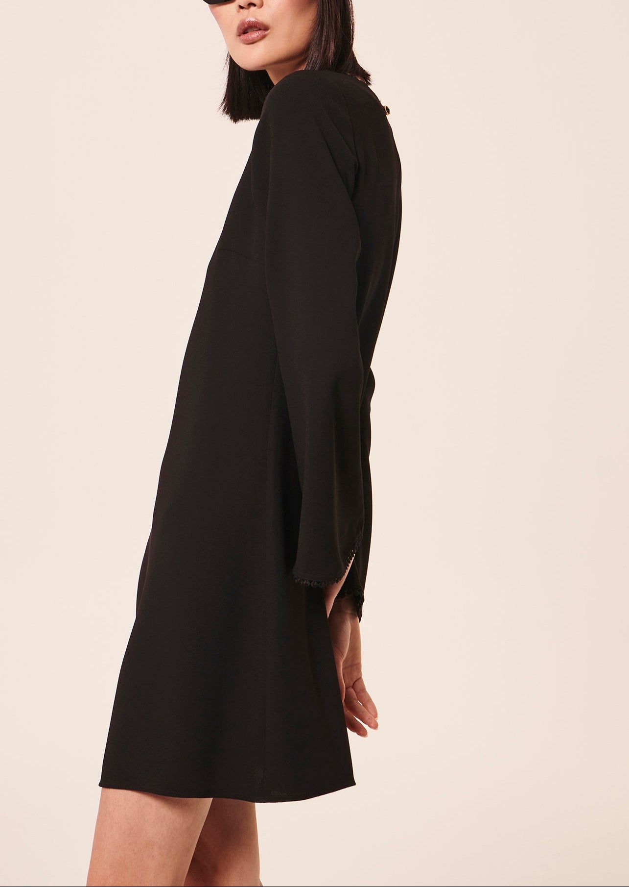 Robe Raja noire en crêpe Faume - seconde main