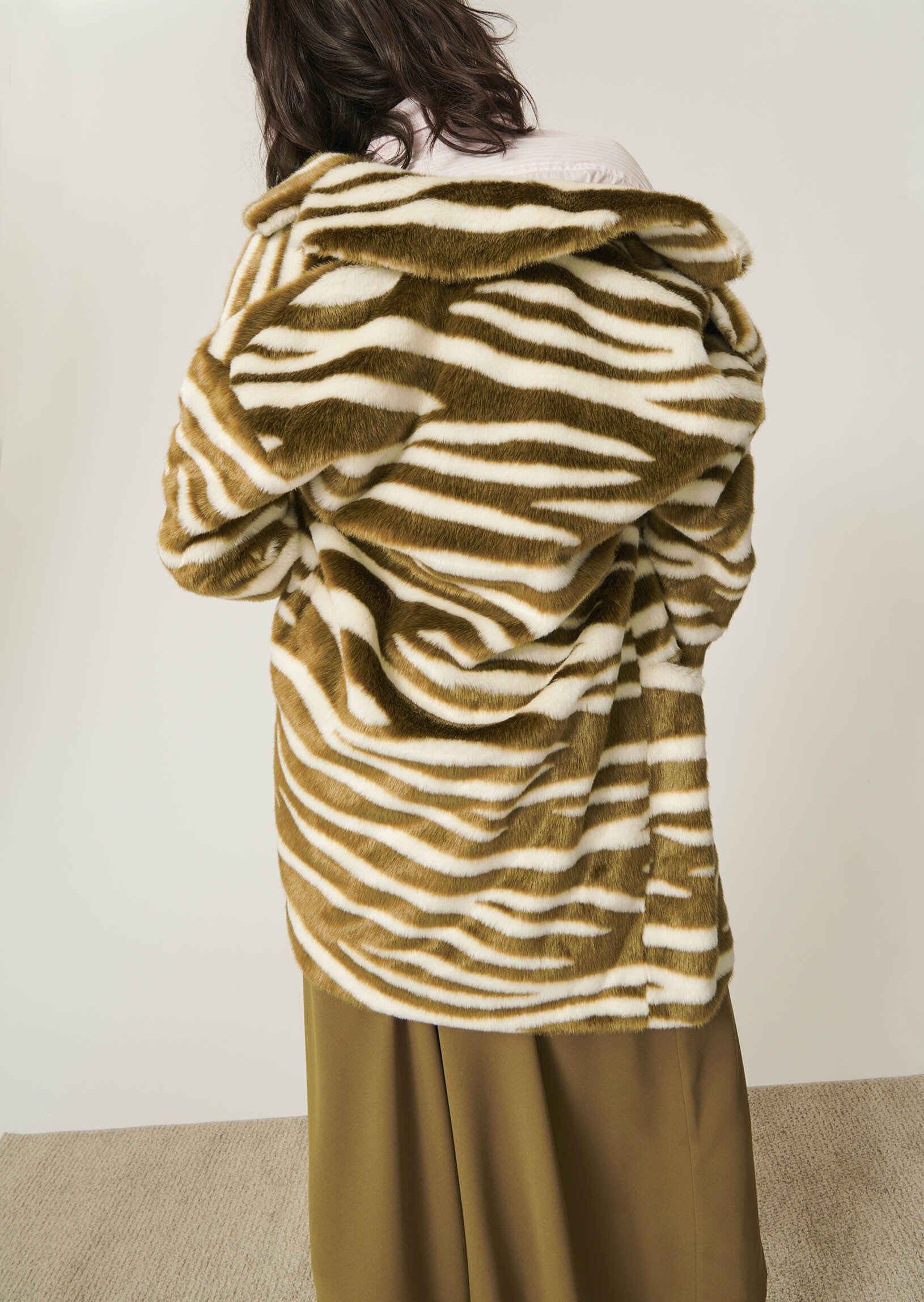 Manteau Masaccio marron en fausse fourrure zèbre Faume - seconde main