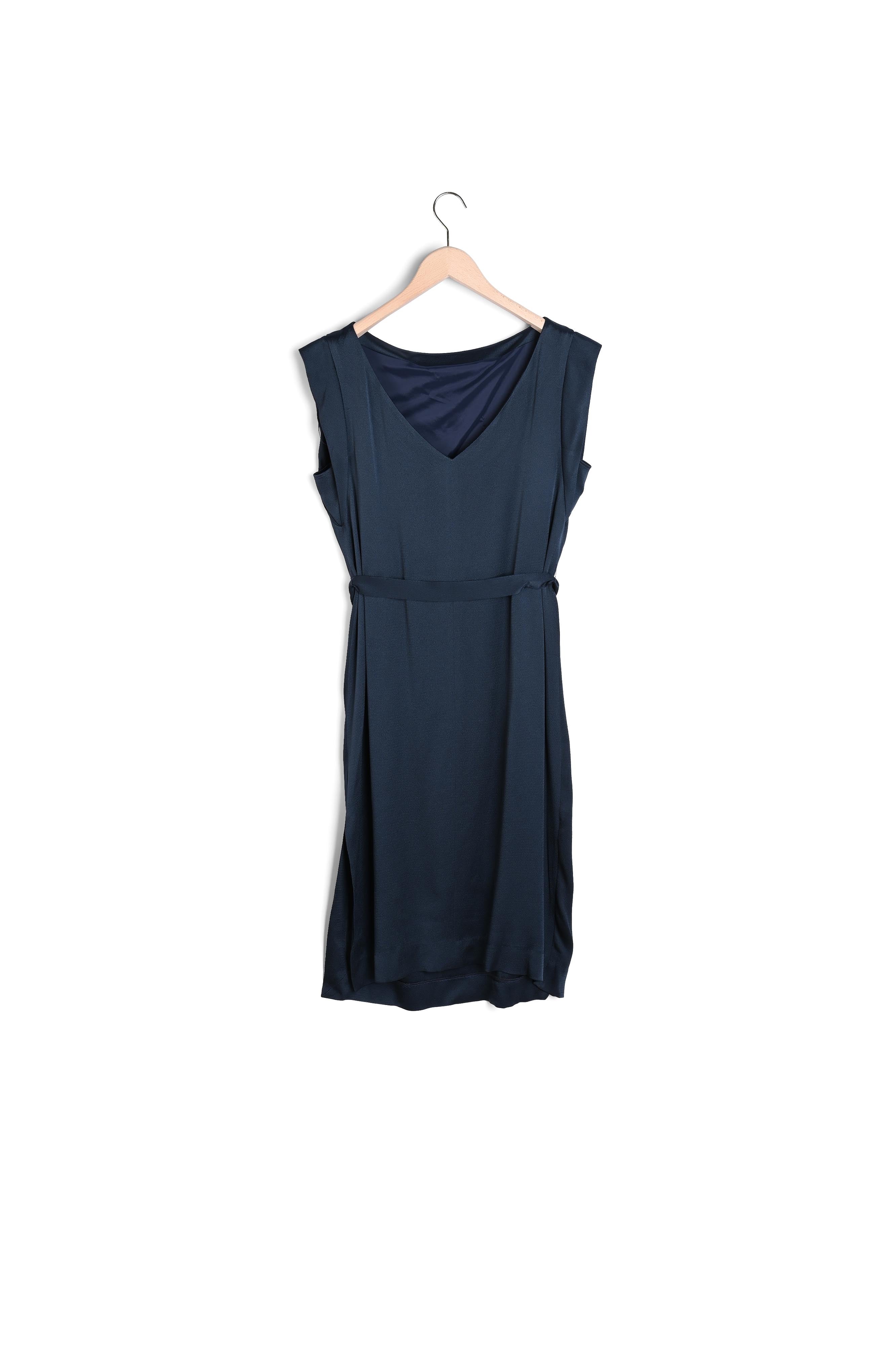 Robe Roisin bleue nuit en crêpe martelé brodée de strass Faume - seconde main