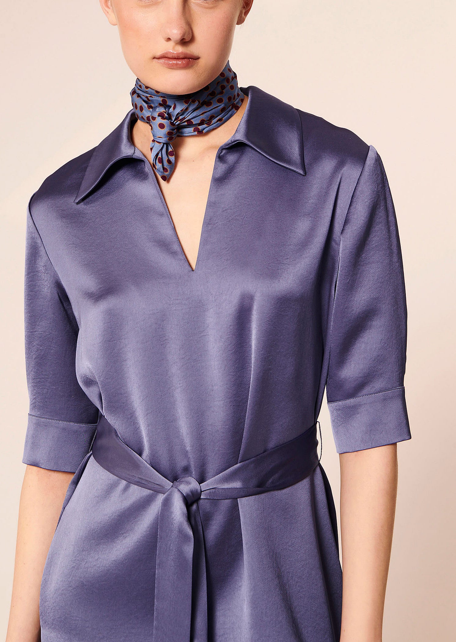 Robe Rocha bleue en satin Faume - seconde main