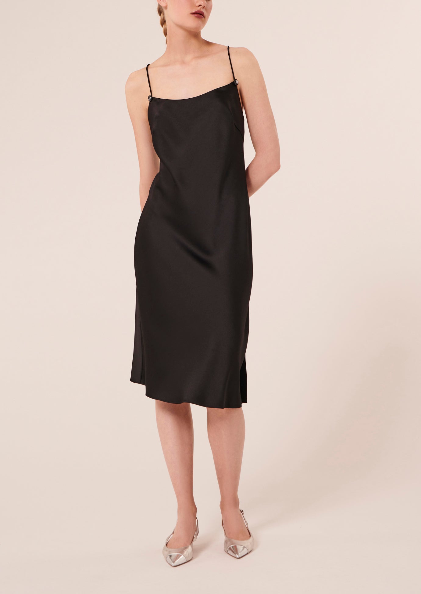 Robe Reane noire en satin fluide Faume - seconde main