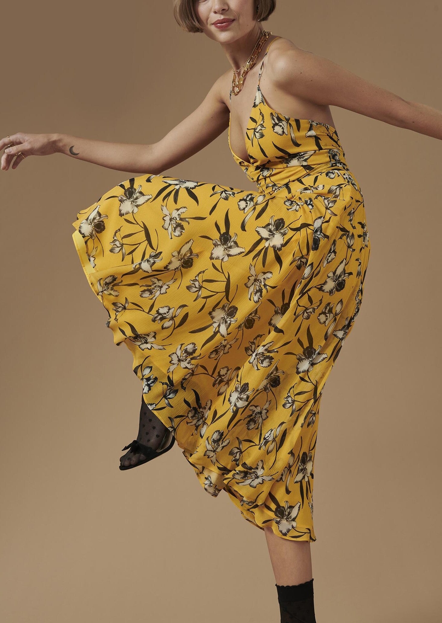 Robe Rivelyne jaune imprimé fleuri noir Faume - seconde main