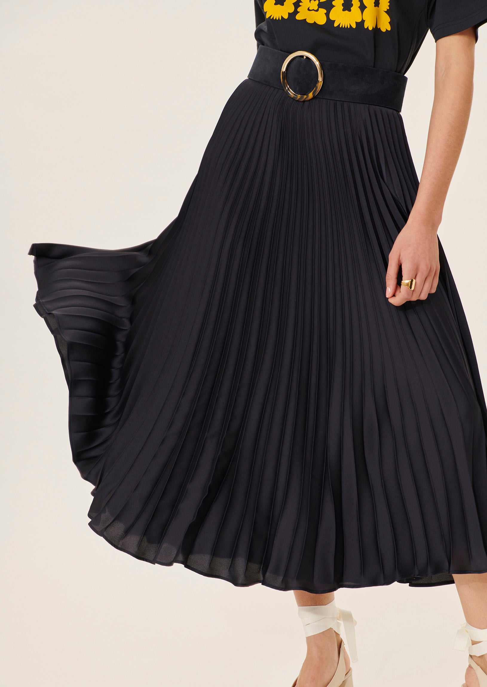 Jupe Juline bleu nuit plissée Faume - seconde main