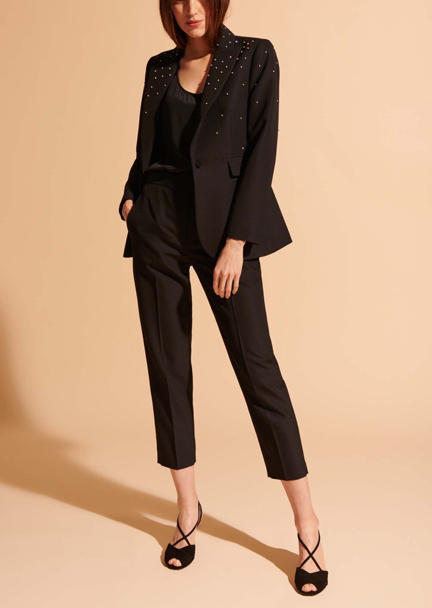 Veste Violine noire en laine vierge brodée de strass Faume - seconde main