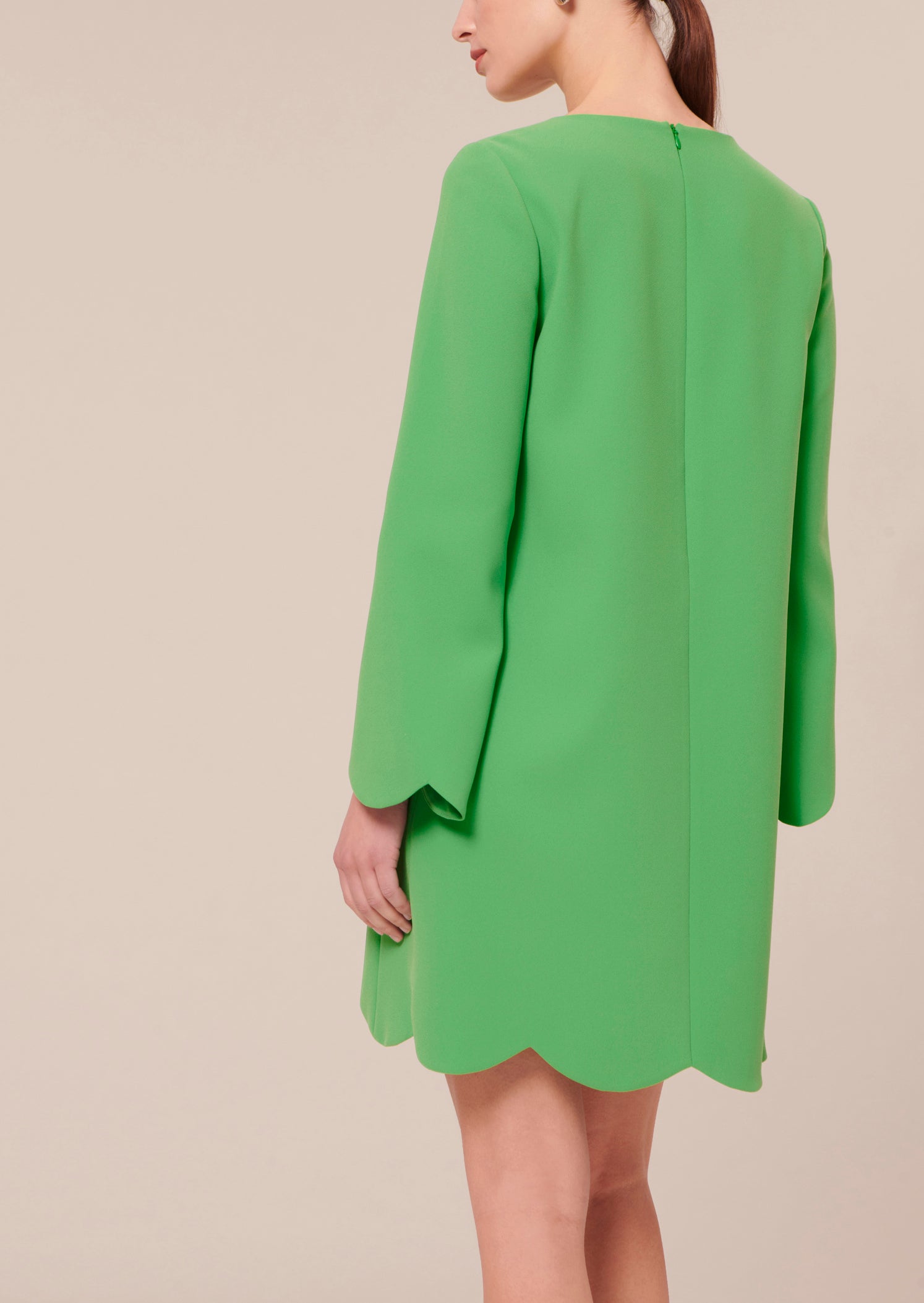 Robe Ruoda verte en crêpe Faume - seconde main